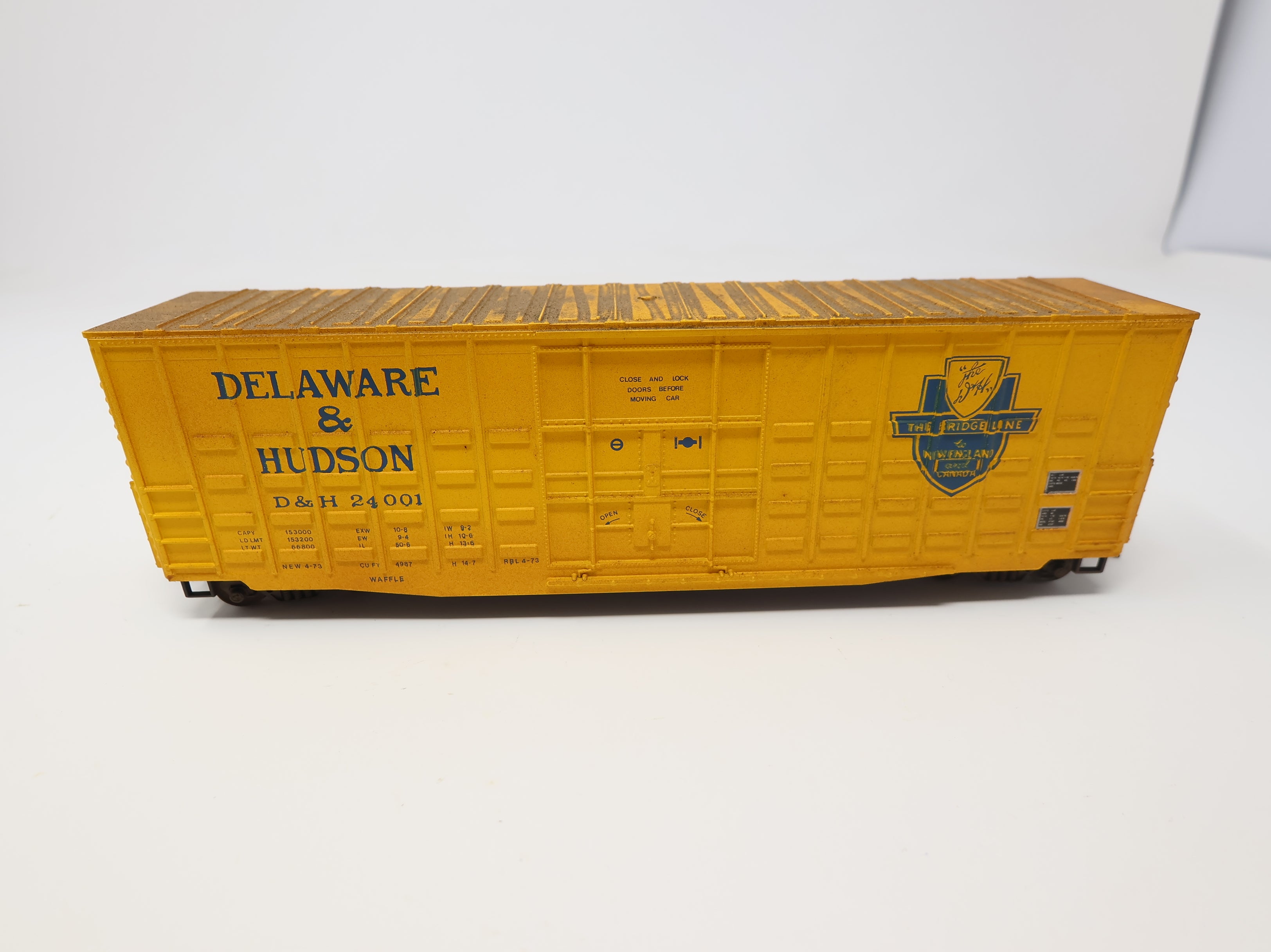 USED HO Scale 50' Waffle Box Car Delaware and Hudson D&H #24001 Weathered