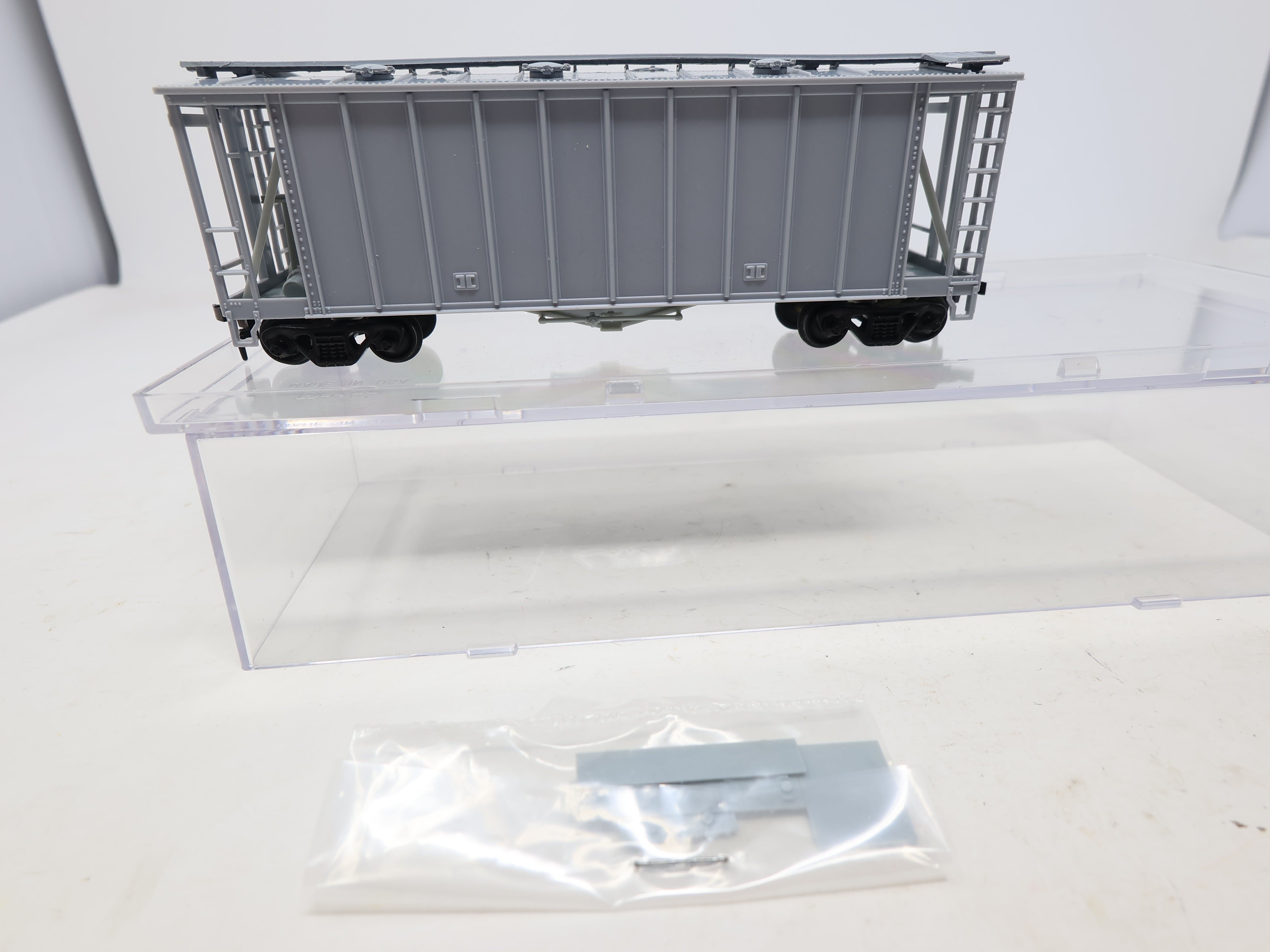 USED Con-Cor #1-009700 HO Scale, 40' Airslide Original Version, Undecorated