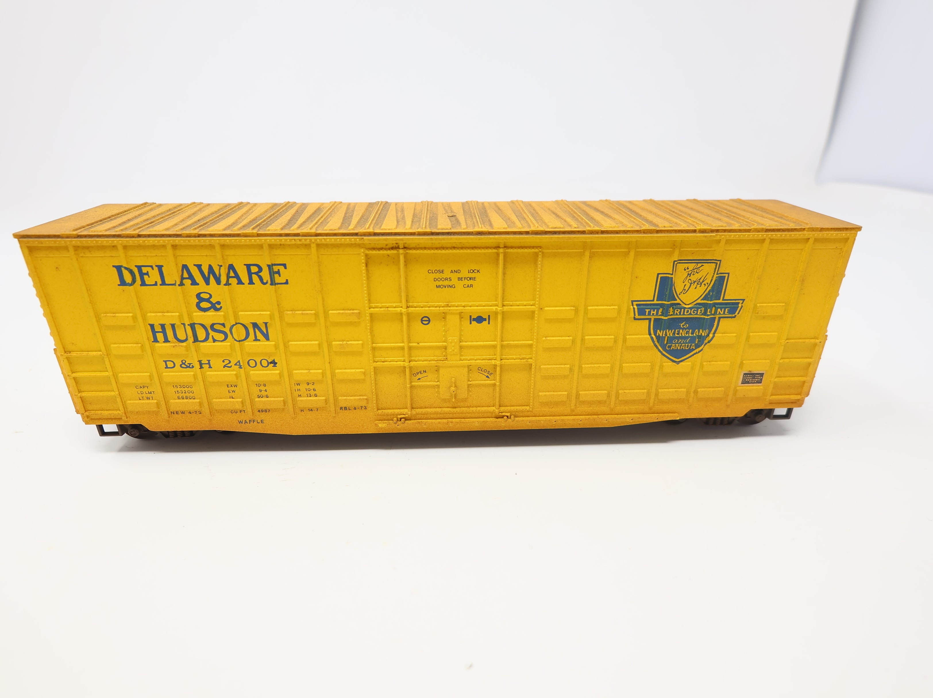 USED HO Scale 50' Waffle Box Car Delaware and Hudson D&H #24004 Weathered