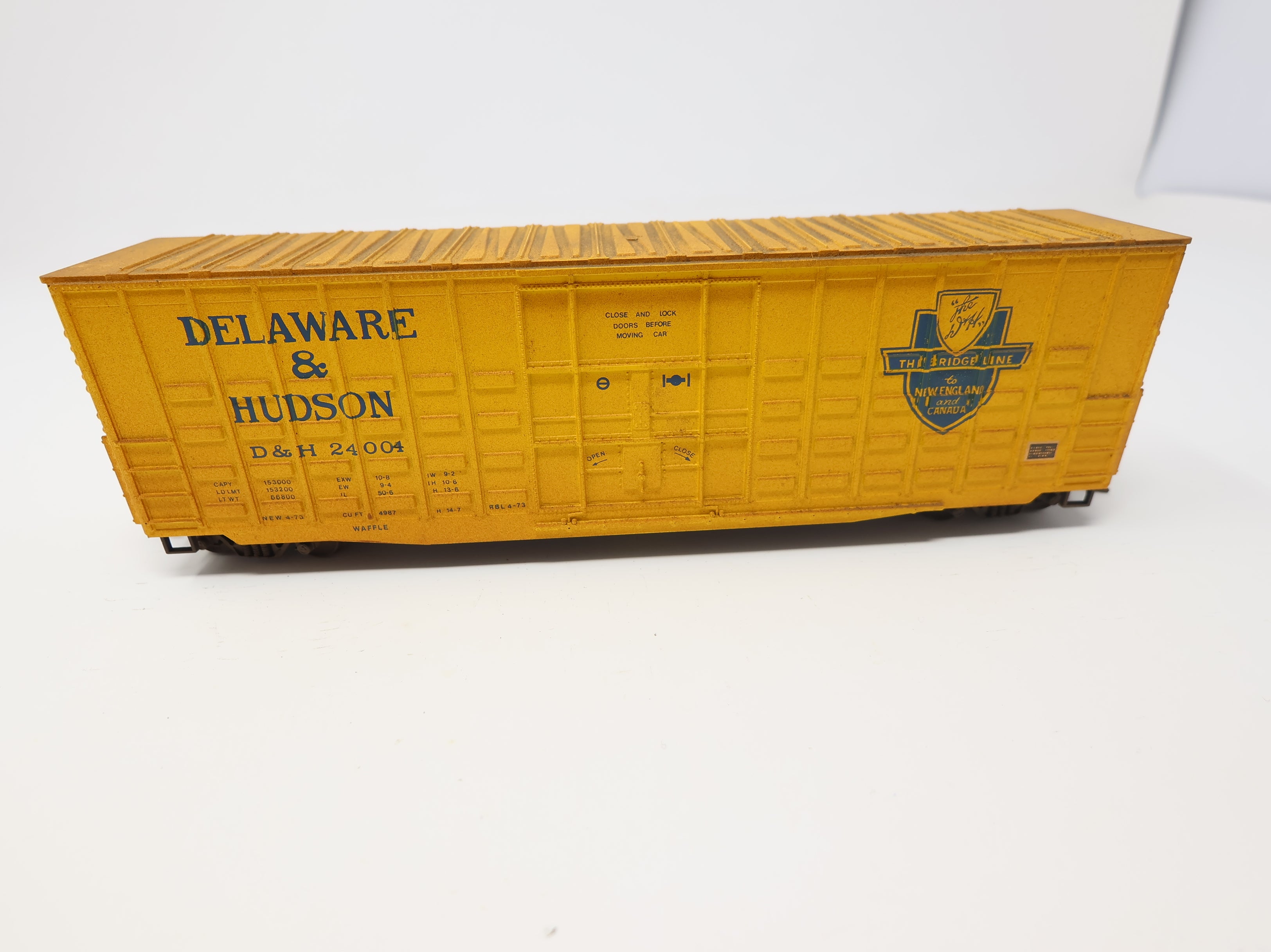 USED HO Scale 50' Waffle Box Car Delaware and Hudson D&H #24004 Weathered