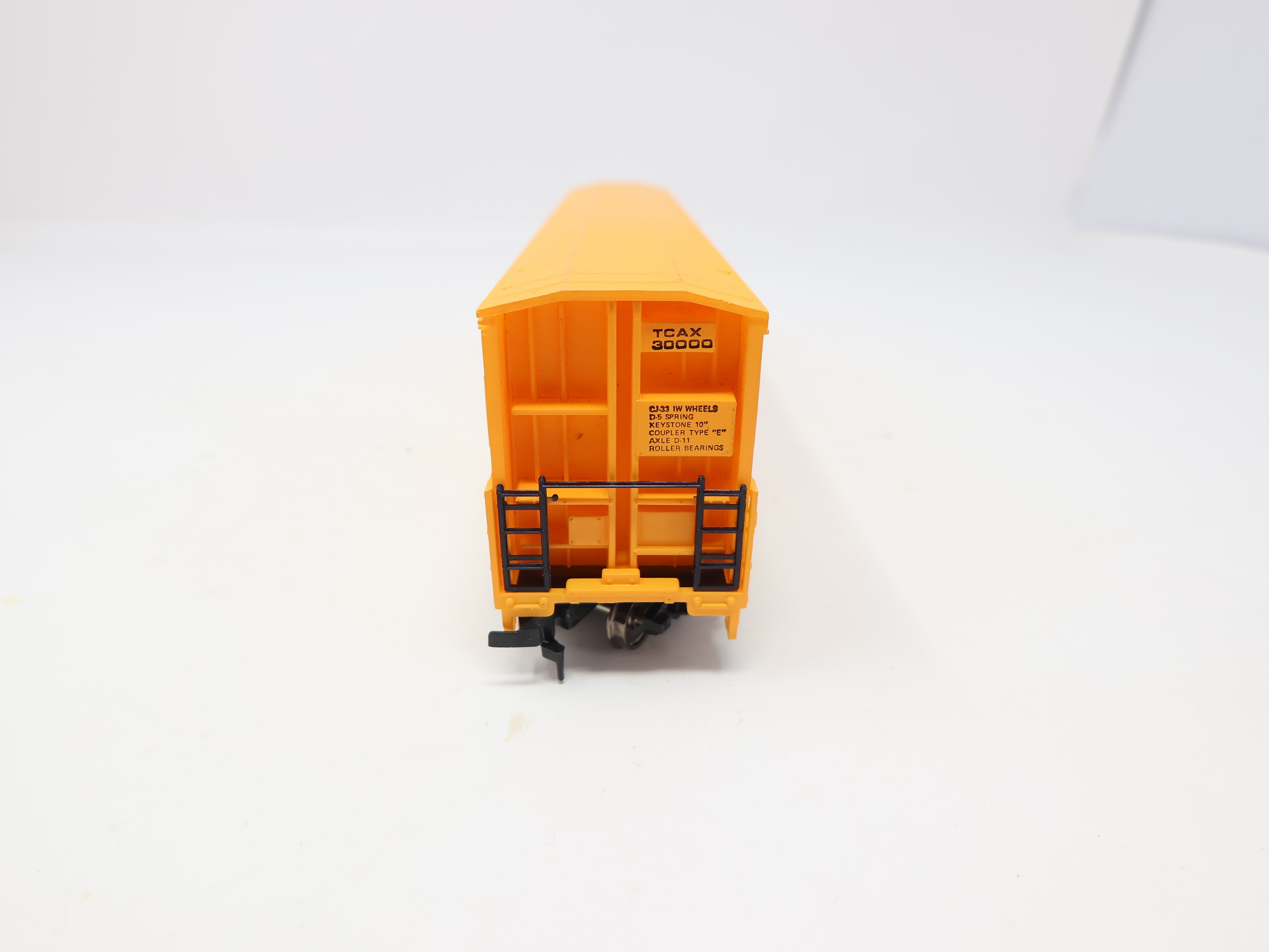 USED Walthers HO Scale, Thrall Door Box Car, Transportation Corporation of America TCAX #30000