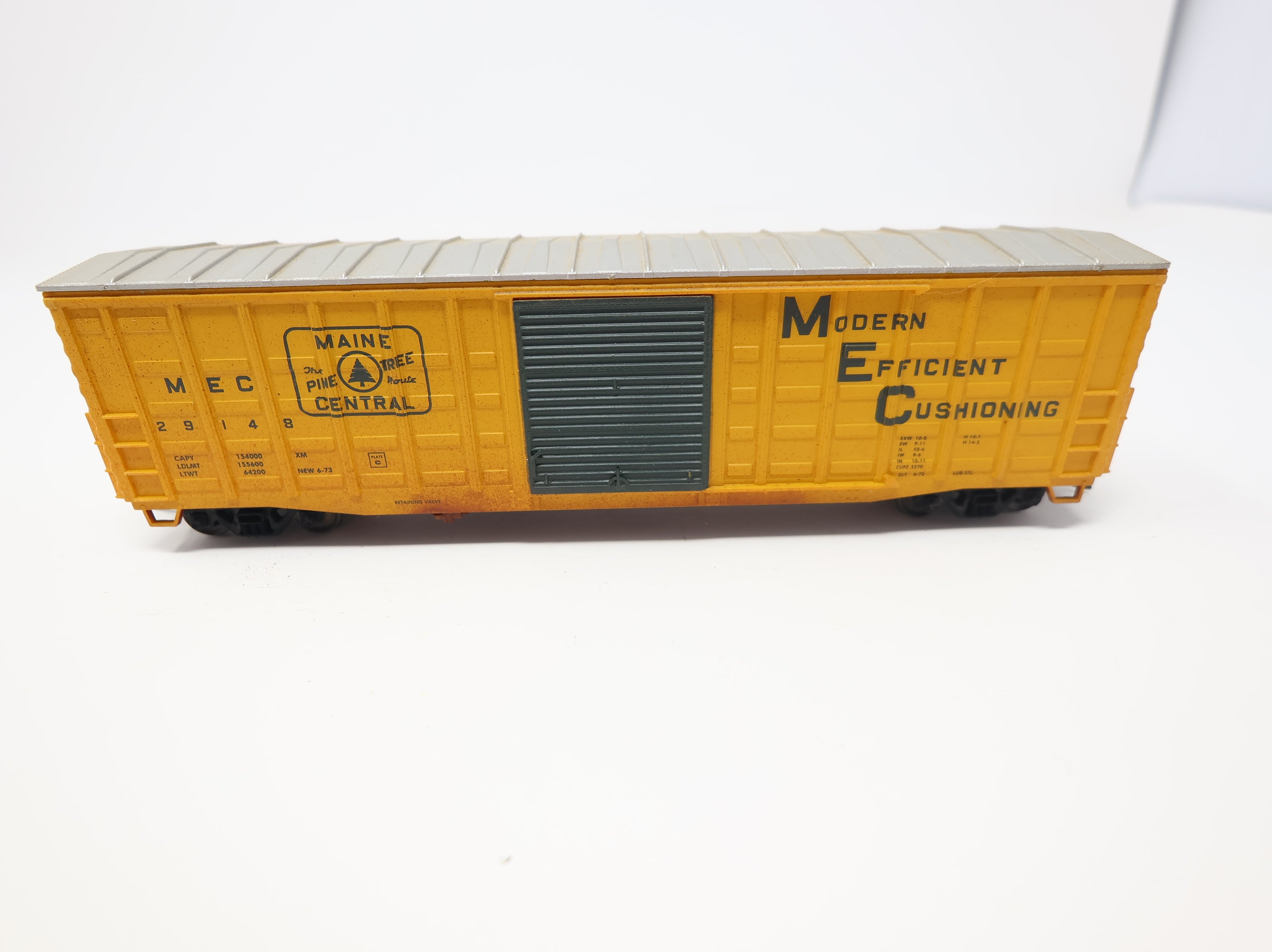 USED HO Scale 50' Waffle Box Car Maine Central MEC #29148 Weathered