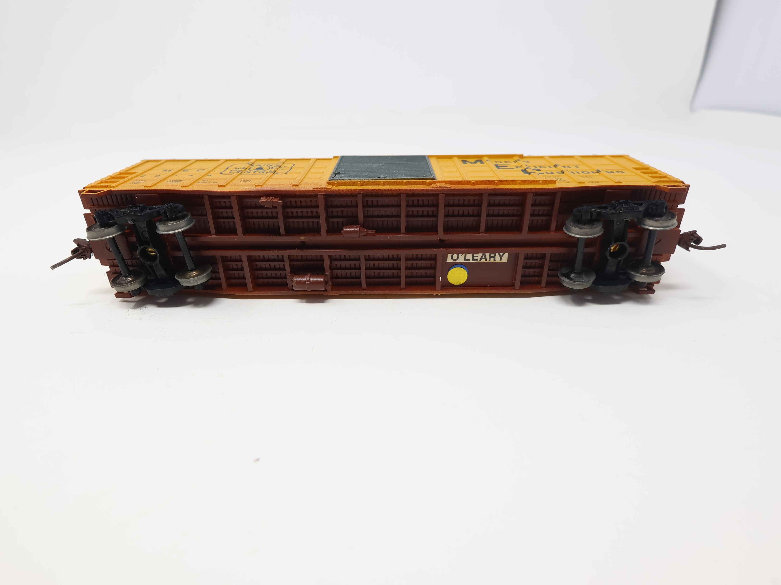 USED HO Scale 50' Waffle Box Car Maine Central MEC #29148 Weathered