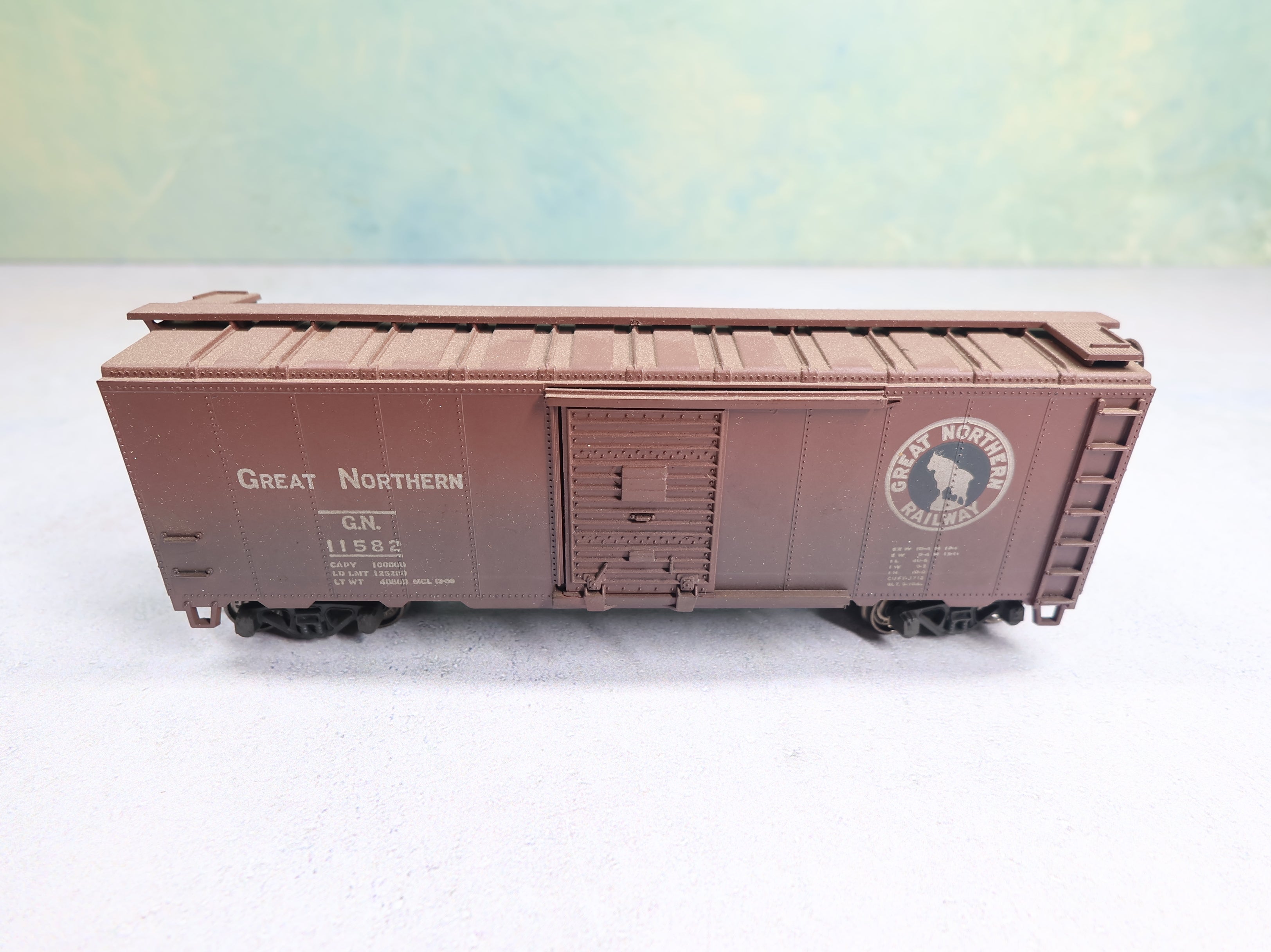 USED Athearn HO Scale 40' Box Car Weathered Great Northern GN #11582