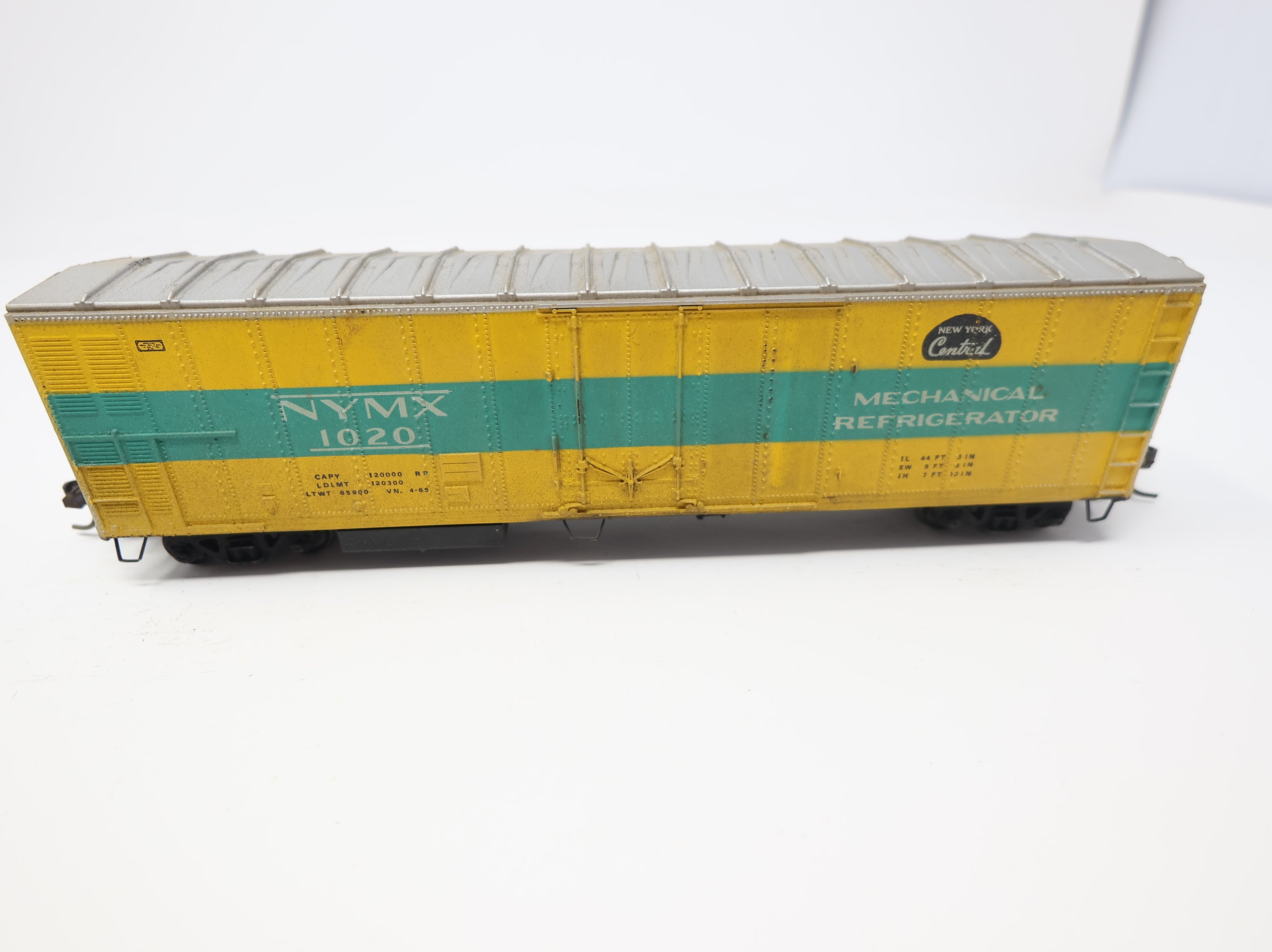 USED HO Scale 50' Reefer Box Car New York Central NYMX #1020 Weathered