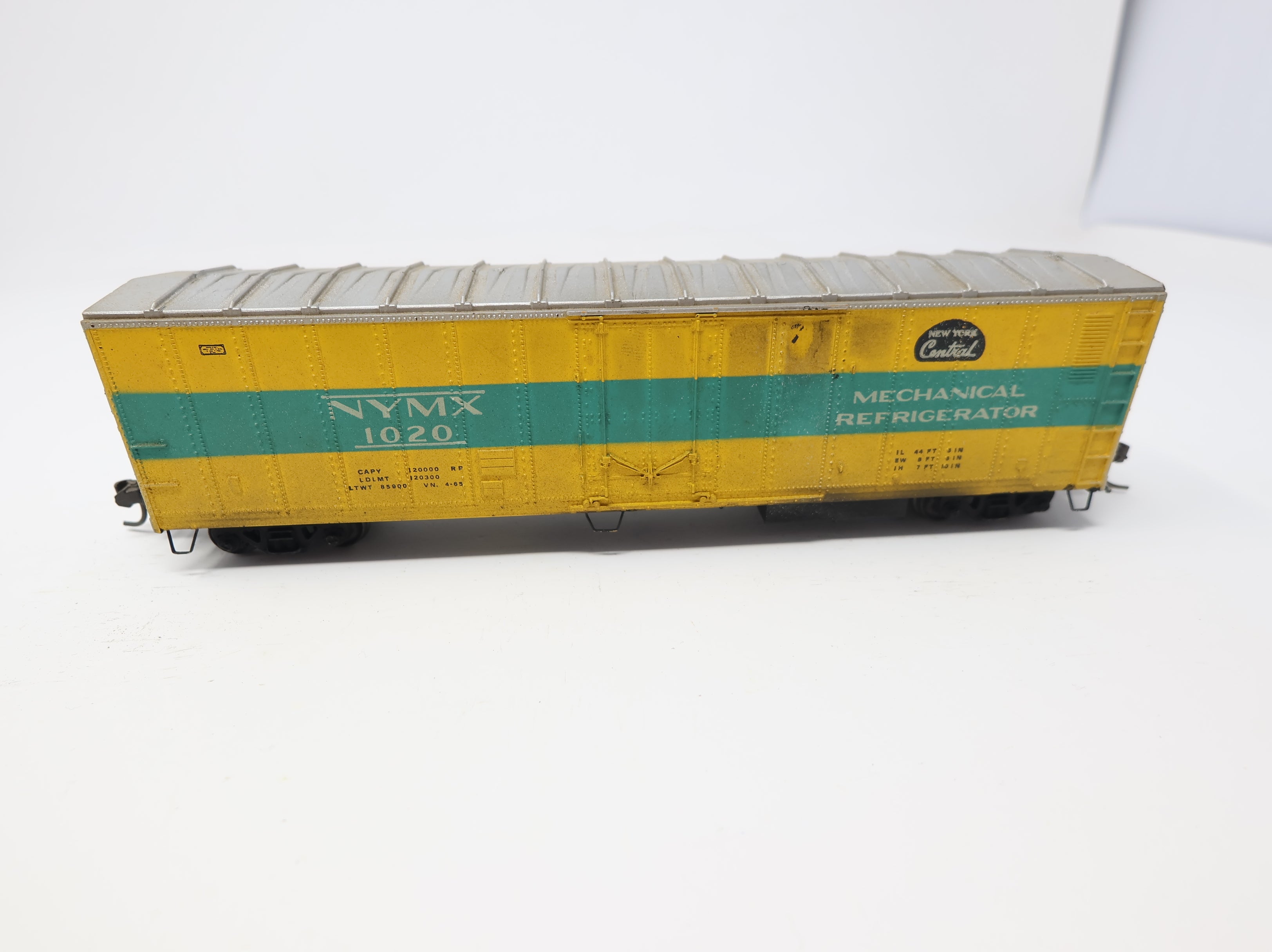 USED HO Scale 50' Reefer Box Car New York Central NYMX #1020 Weathered