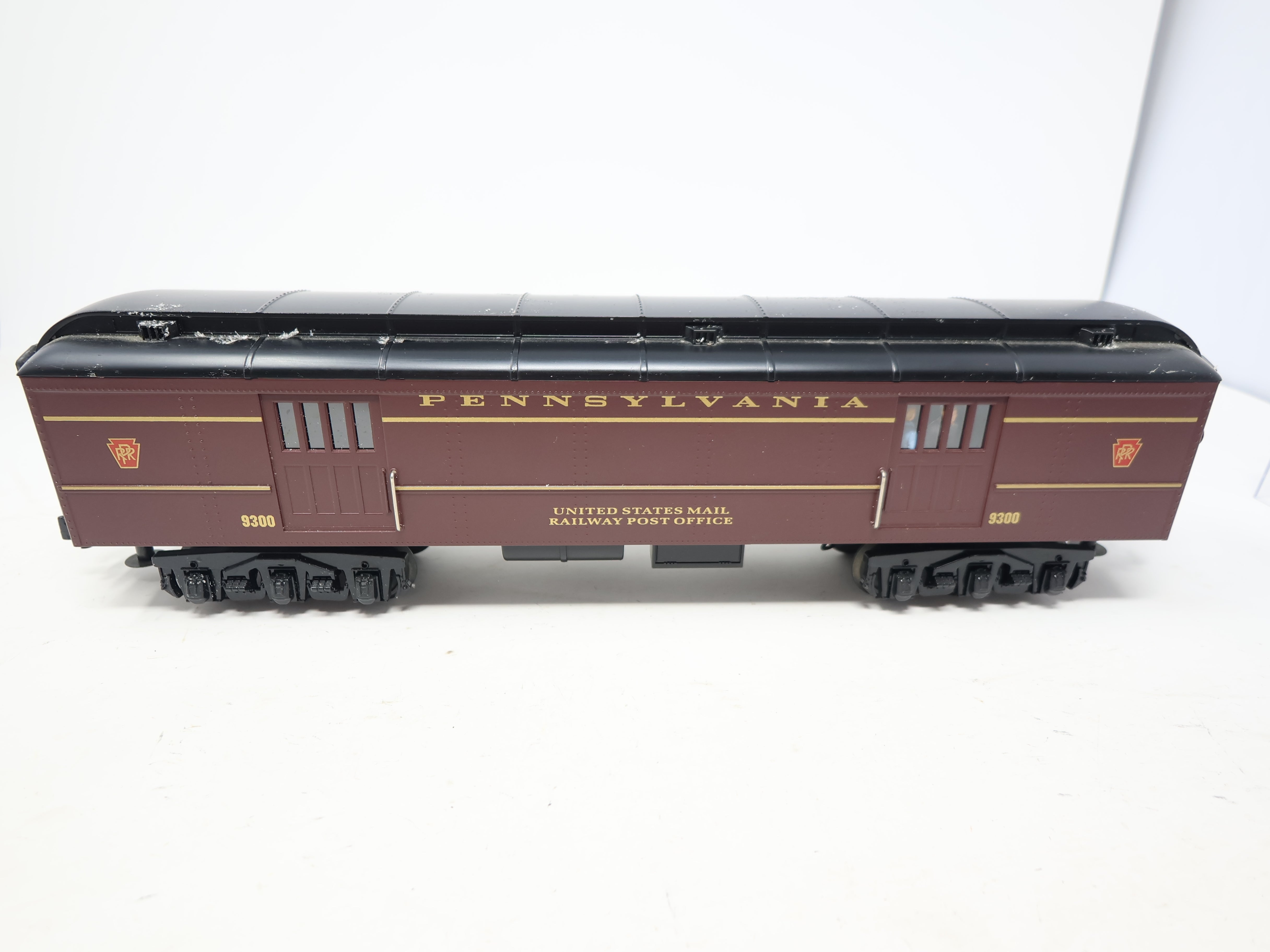 USED MTH O, RPO Passenger Car, Pennsylvania #9300, w/ Interior Lights