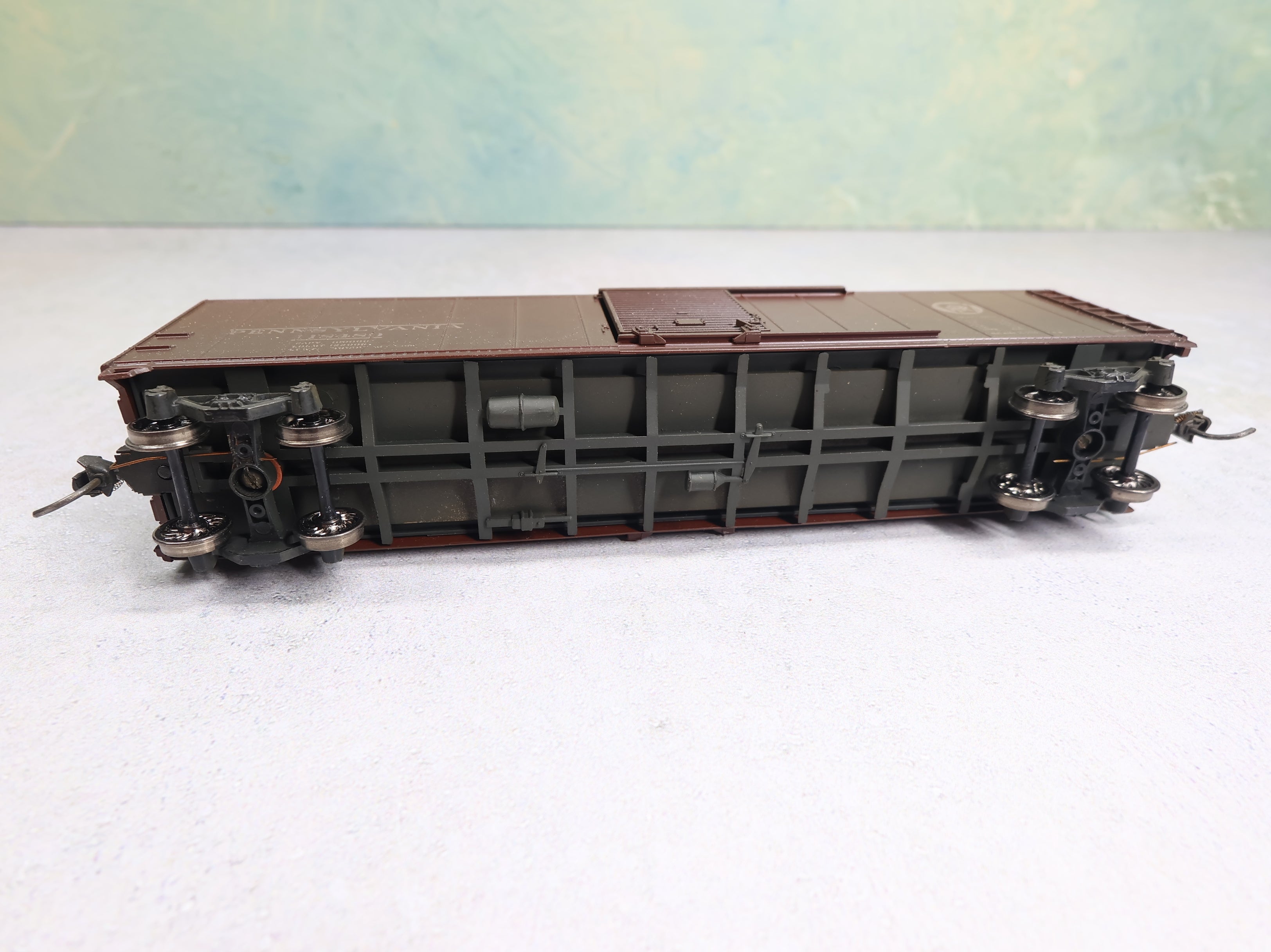 USED Athearn HO Scale 50' Box Car Weathered Pennsylvania #18489