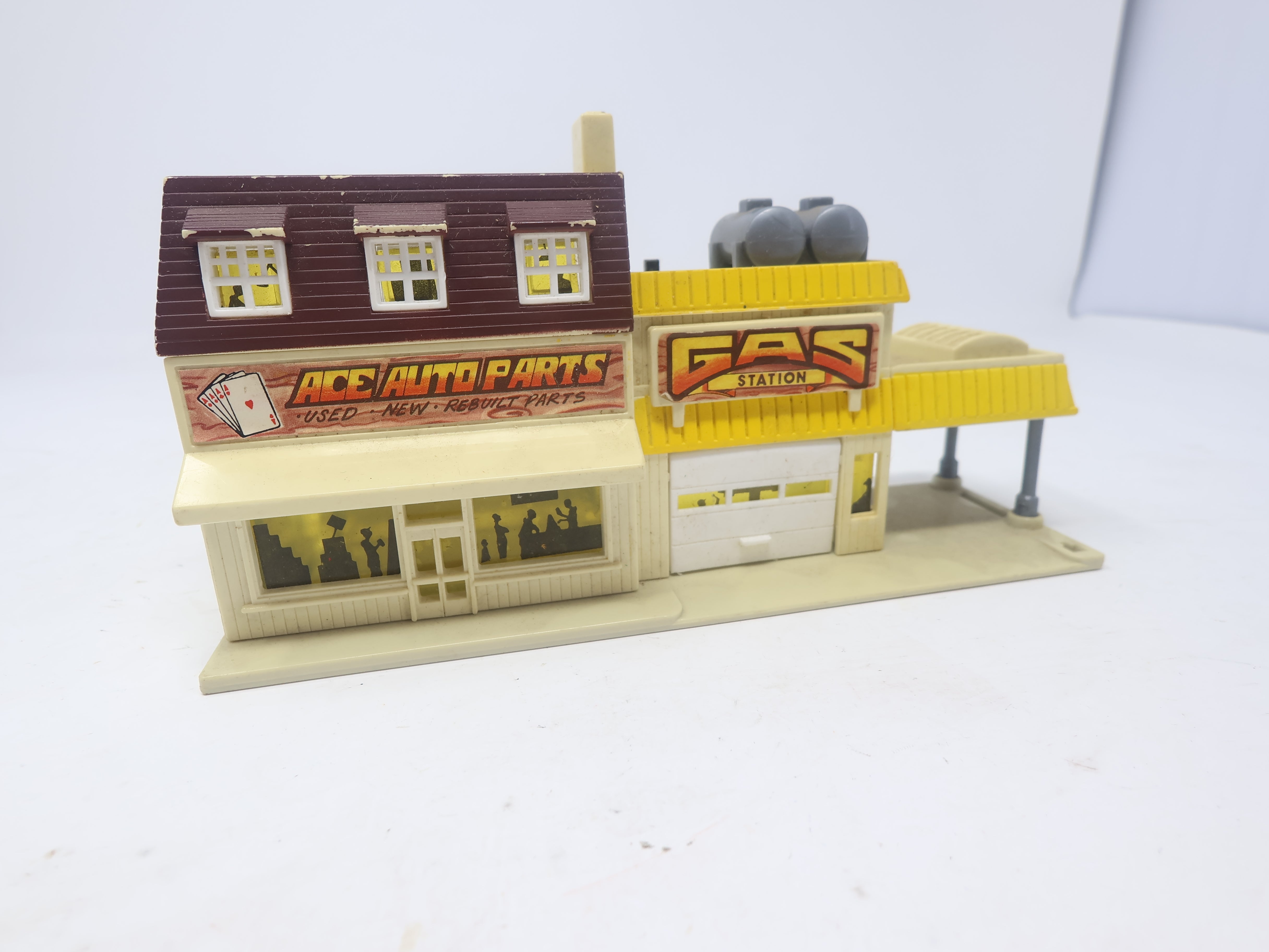 USED Lewis Galoob Toys , Vintage Ace Auto Parts Gas Station (untested), Missing Parts