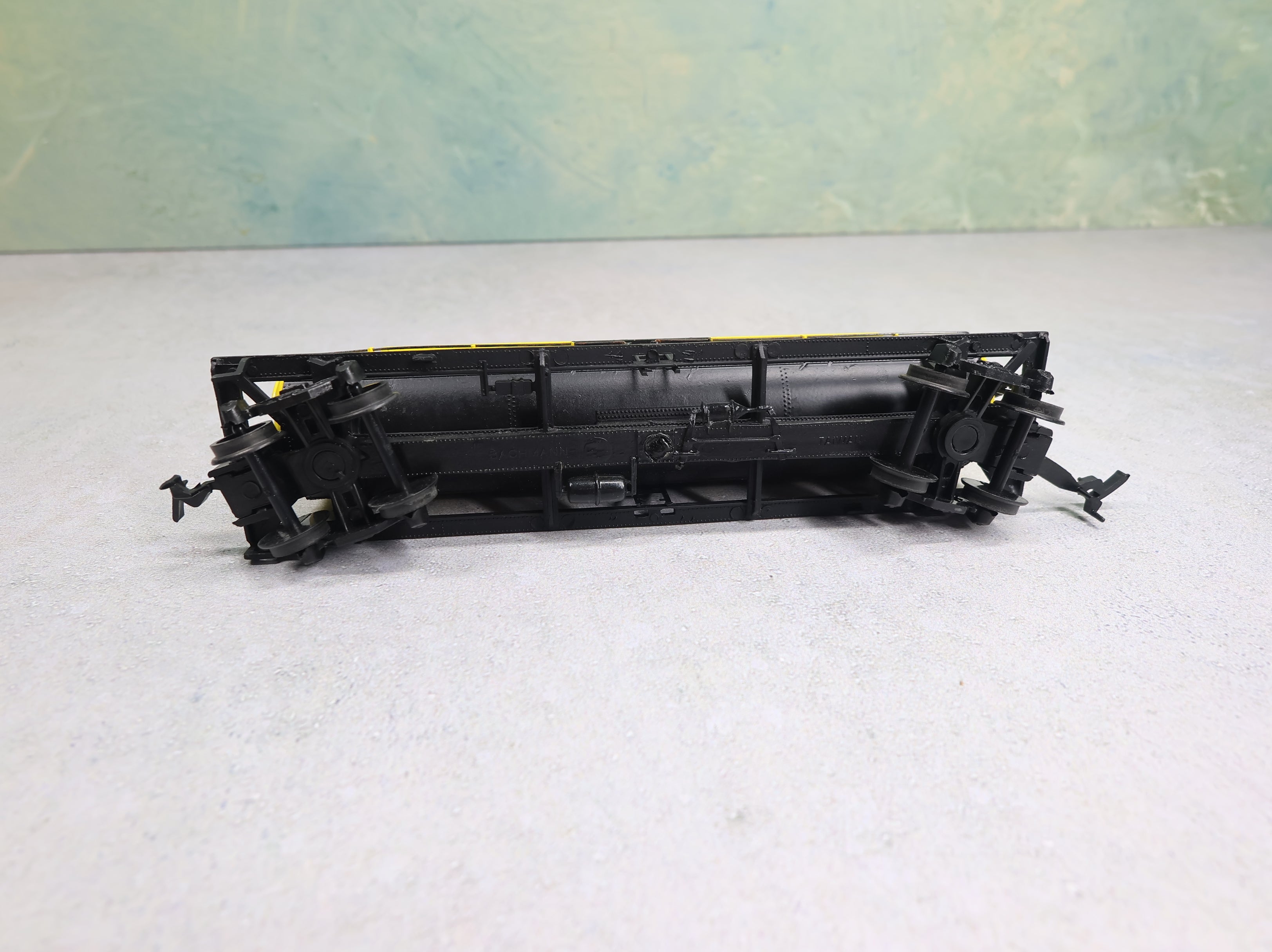 USED Bachmann HO Scale Triple Dome Tank Car Penn Salt