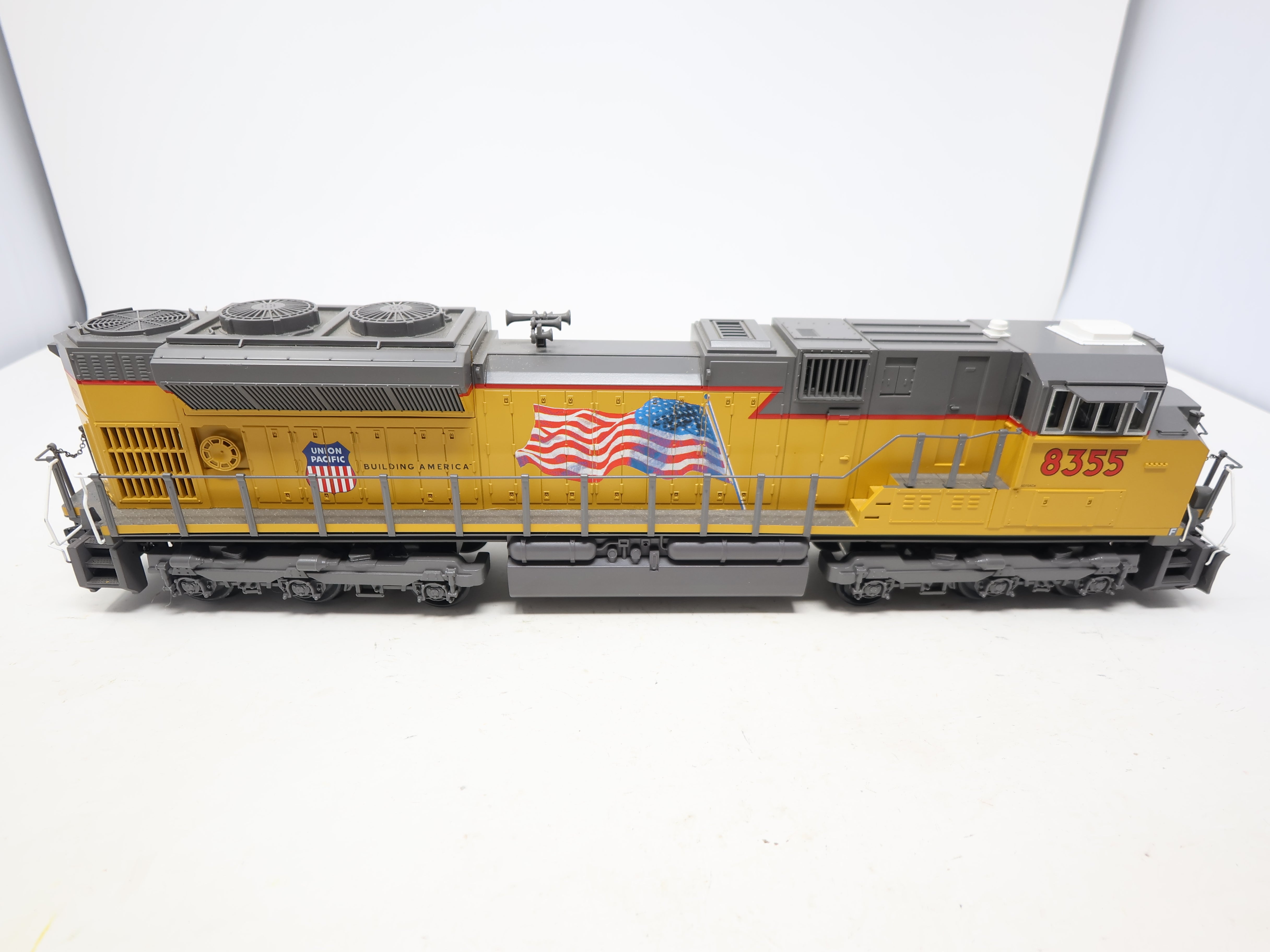 USED MTH Rail King 30-20368-1 O, SD70ACe Diesel Locomotive, Union Pacific UP #8355 (Proto-Sound 3.0)