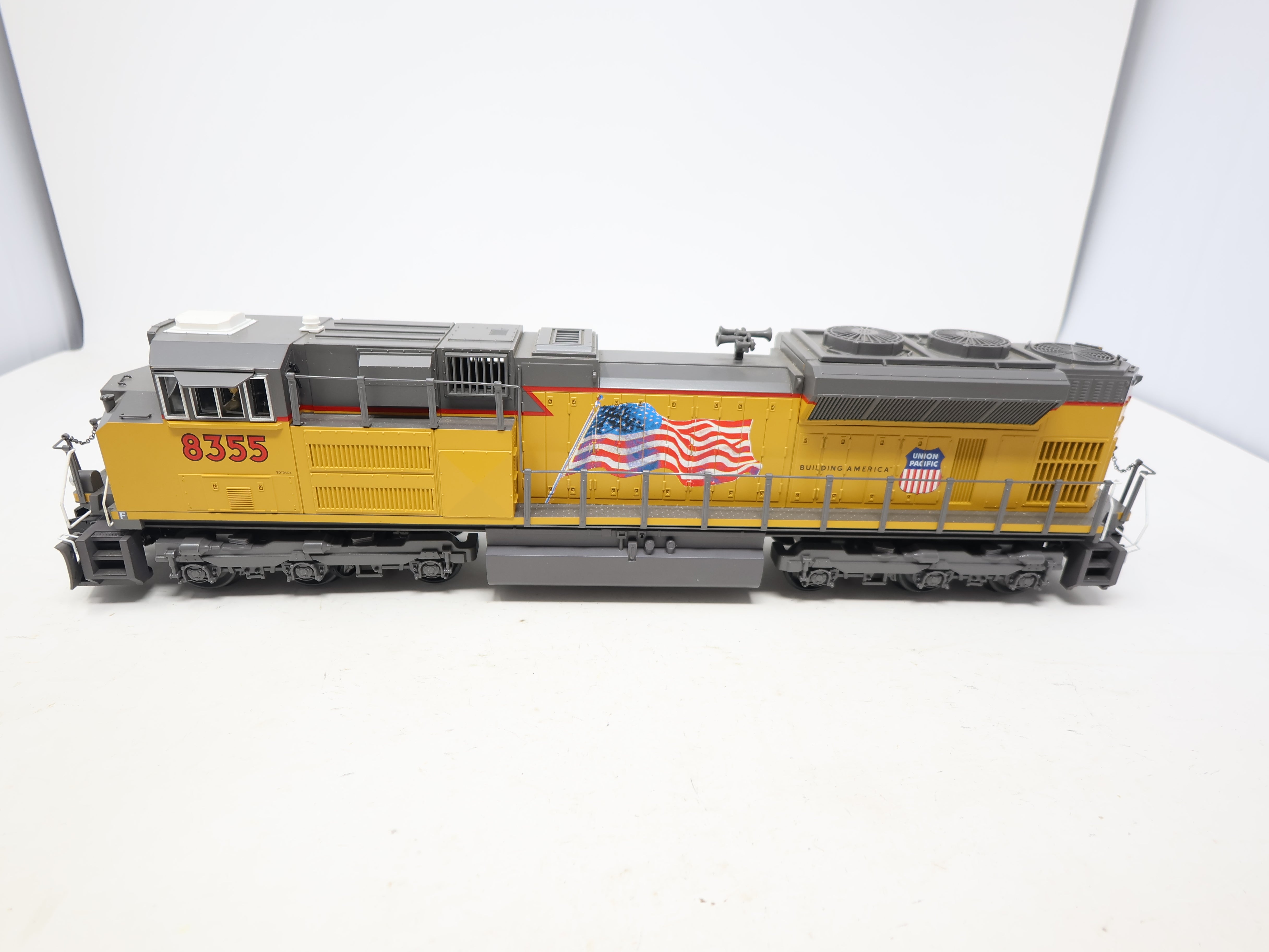 USED MTH Rail King 30-20368-1 O, SD70ACe Diesel Locomotive, Union Pacific UP #8355 (Proto-Sound 3.0)