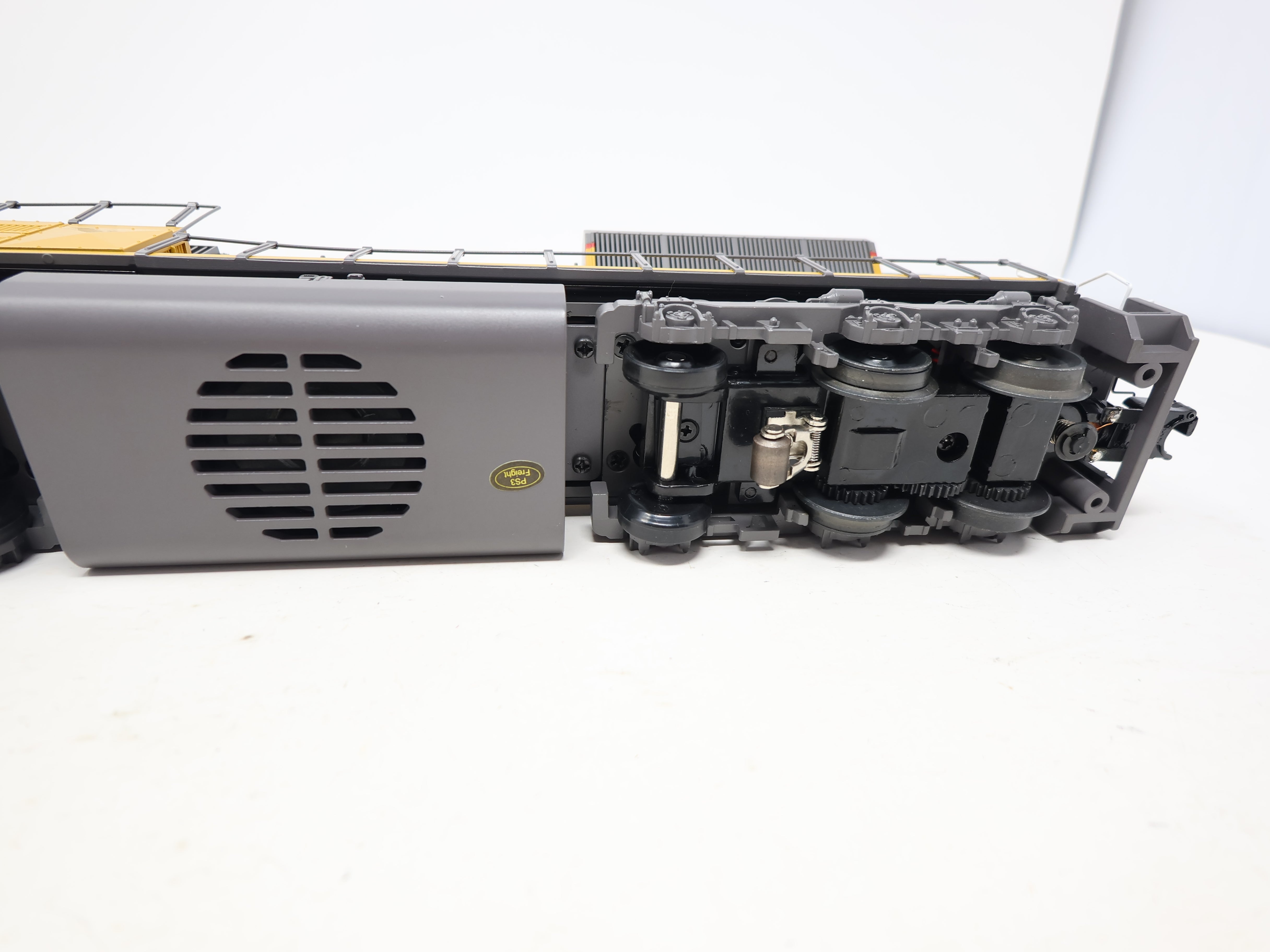 USED MTH Rail King 30-20368-1 O, SD70ACe Diesel Locomotive, Union Pacific UP #8355 (Proto-Sound 3.0)