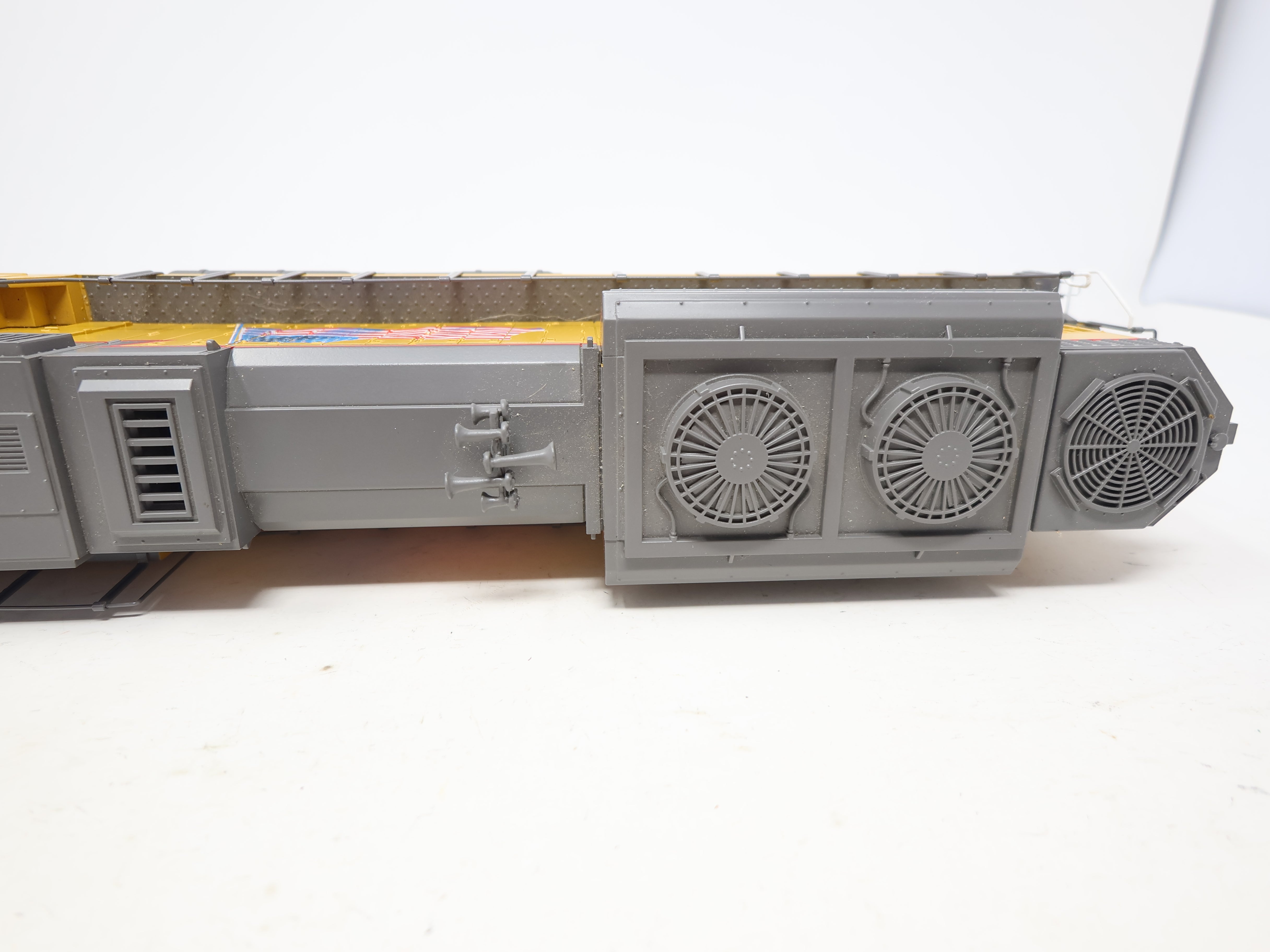 USED MTH Rail King 30-20368-1 O, SD70ACe Diesel Locomotive, Union Pacific UP #8355 (Proto-Sound 3.0)