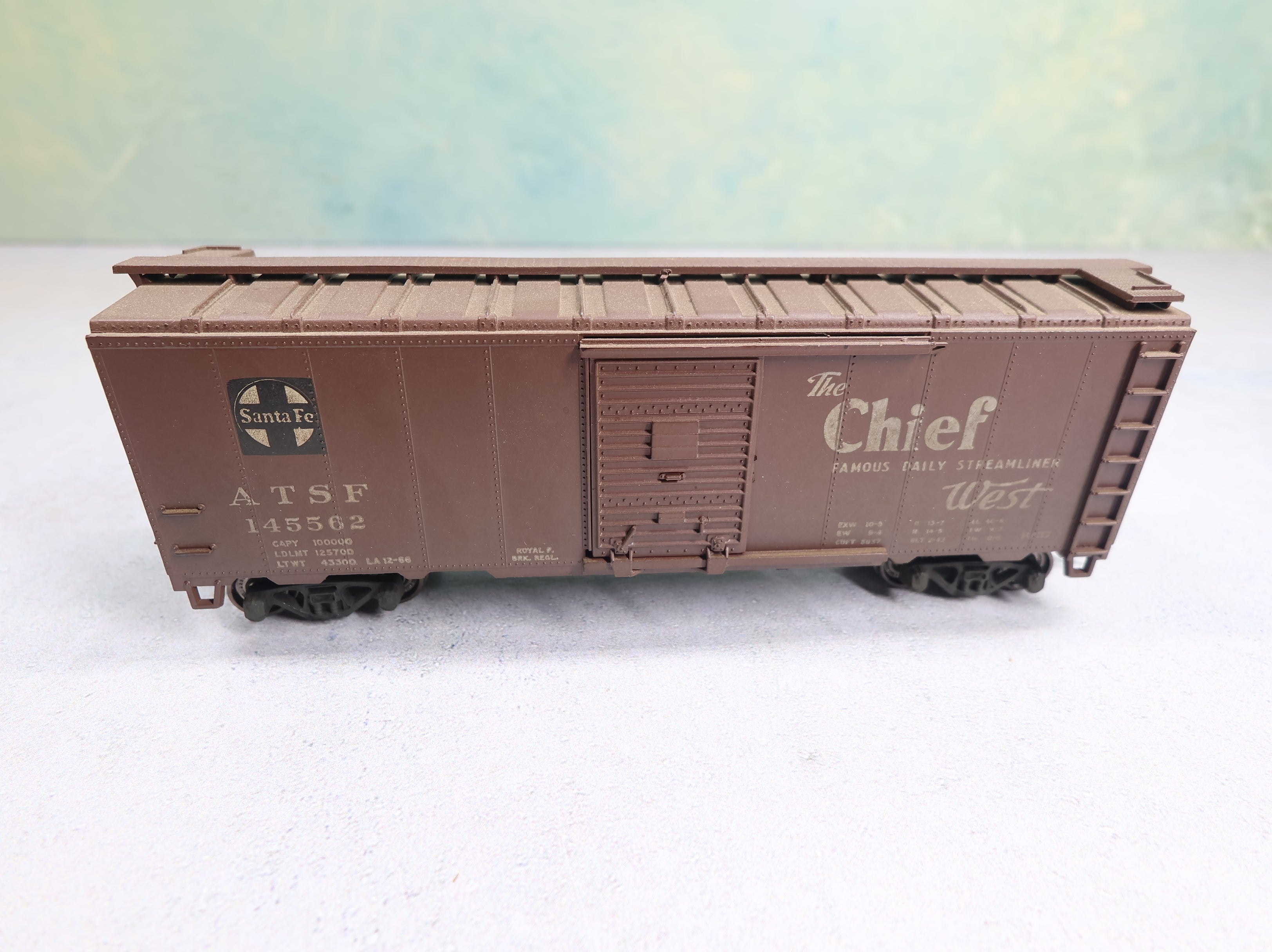 USED Athearn HO Scale 40' Box Car Santa Fe ATSF #145562 Weathered