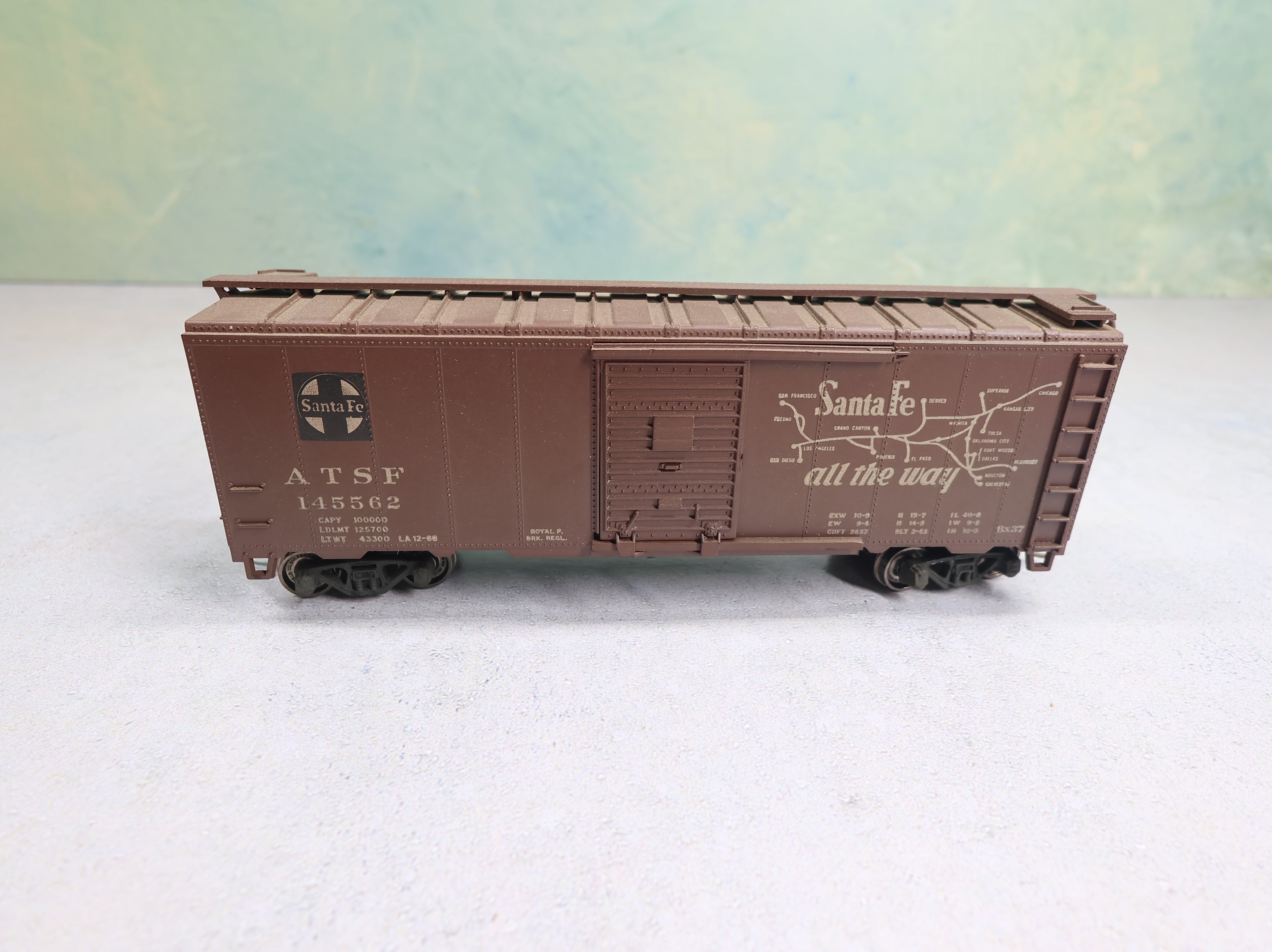 USED Athearn HO Scale 40' Box Car Santa Fe ATSF #145562 Weathered