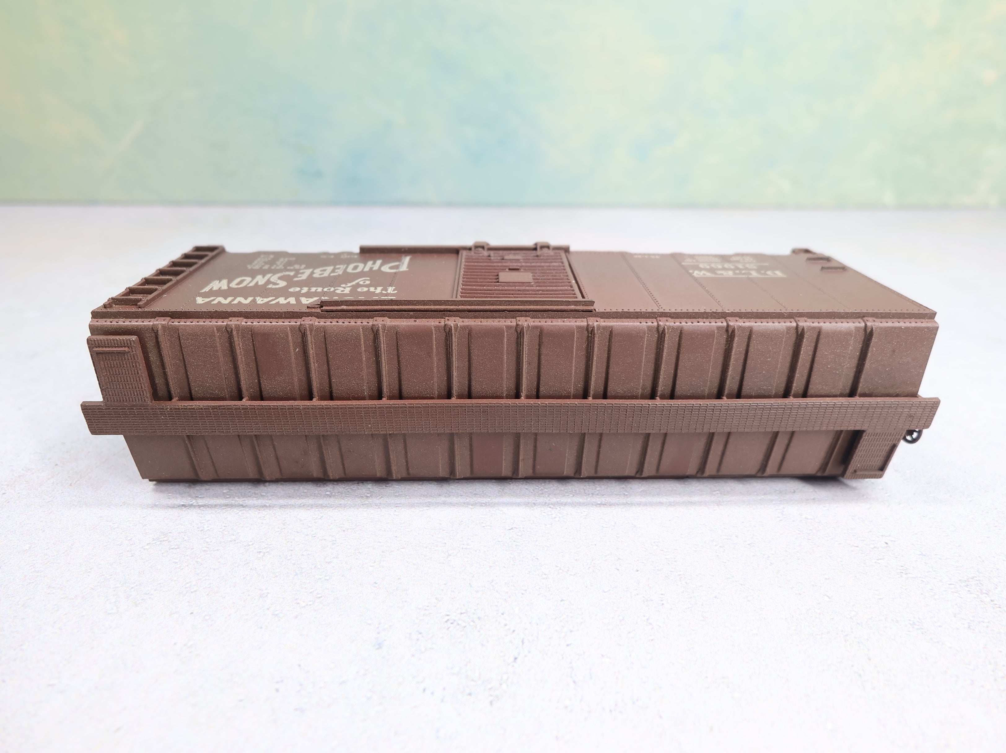 USED Athearn HO Scale 40' Box Car Weathered DL&W #51969 Weathered