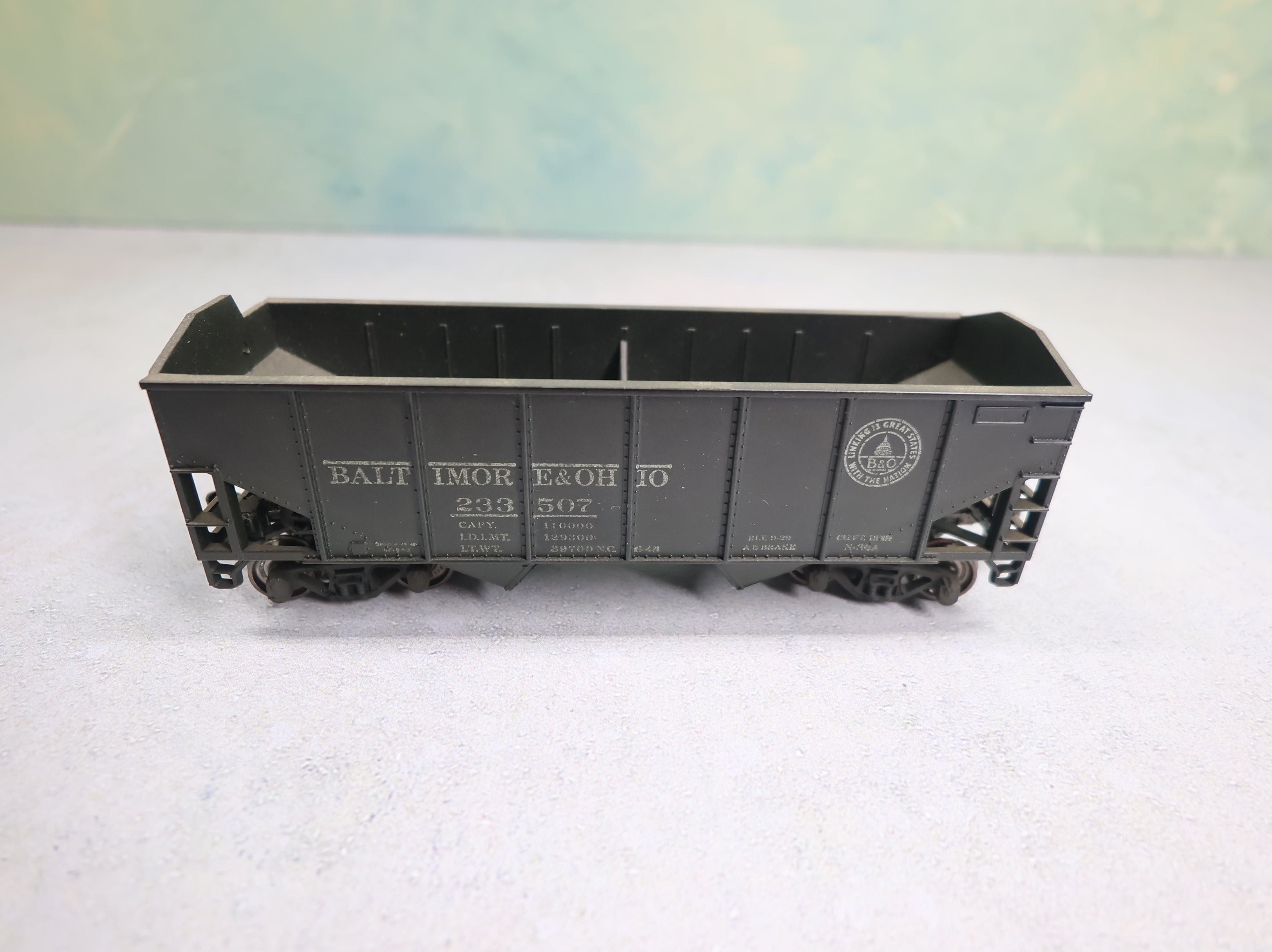 USED Athearn HO Scale Open Hopper Baltimore and Ohio #233507 Weathered