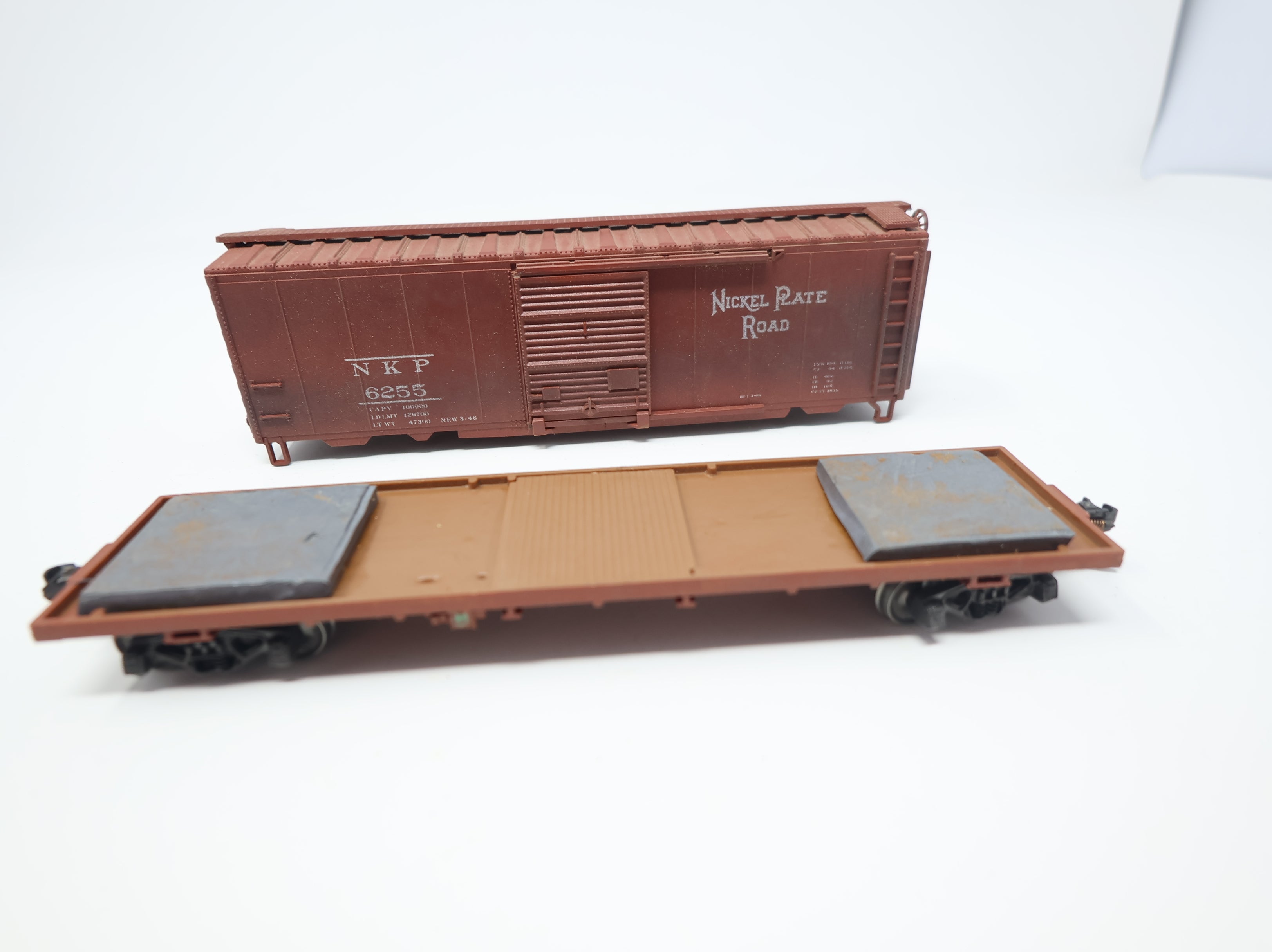 USED Walthers HO Scale 40' Steel Box Car Nickel Plate Road NKP #6255 Weathered