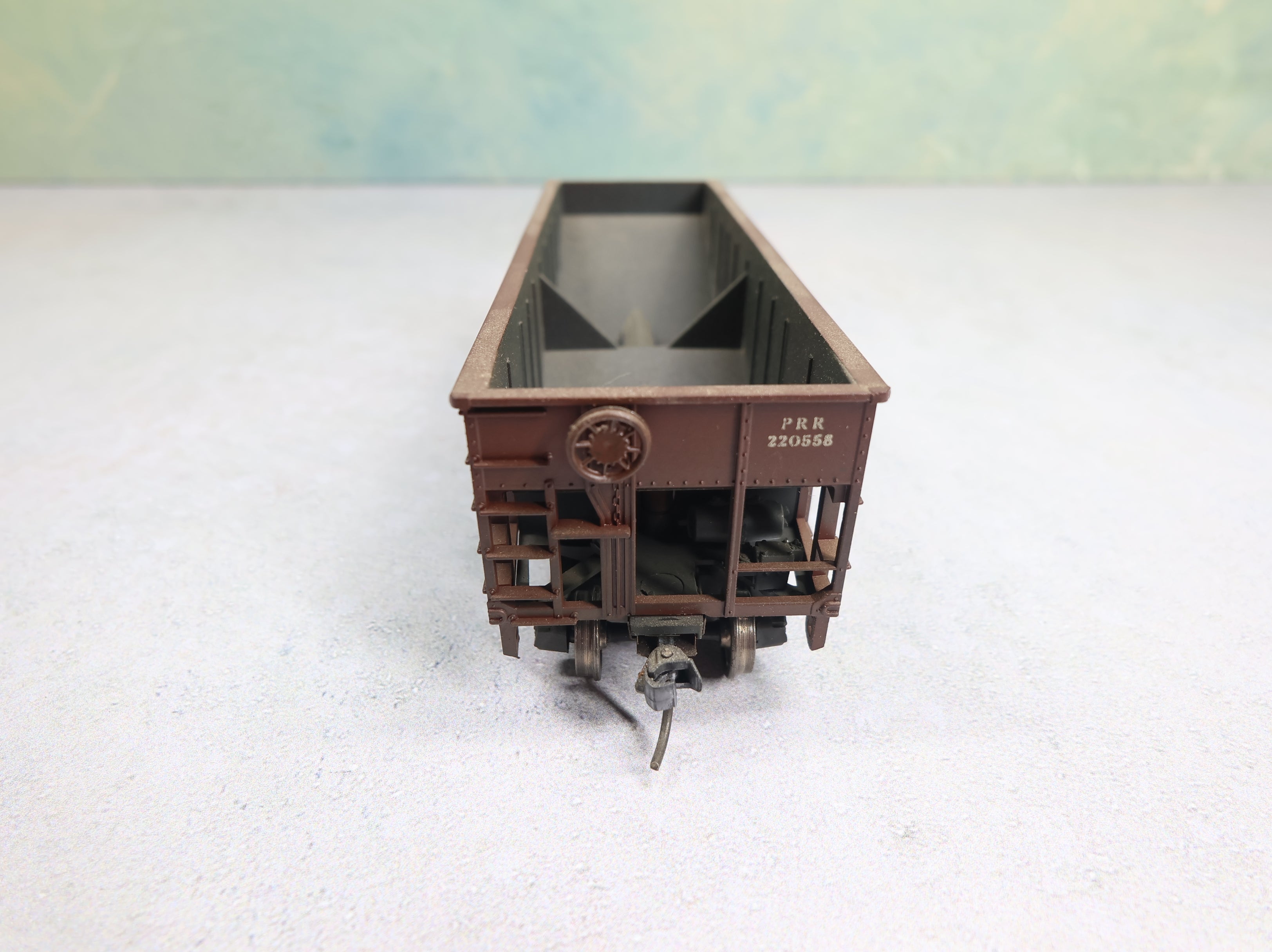 USED Athearn HO Scale Open Hopper Pennsylvania #220558 Weathered