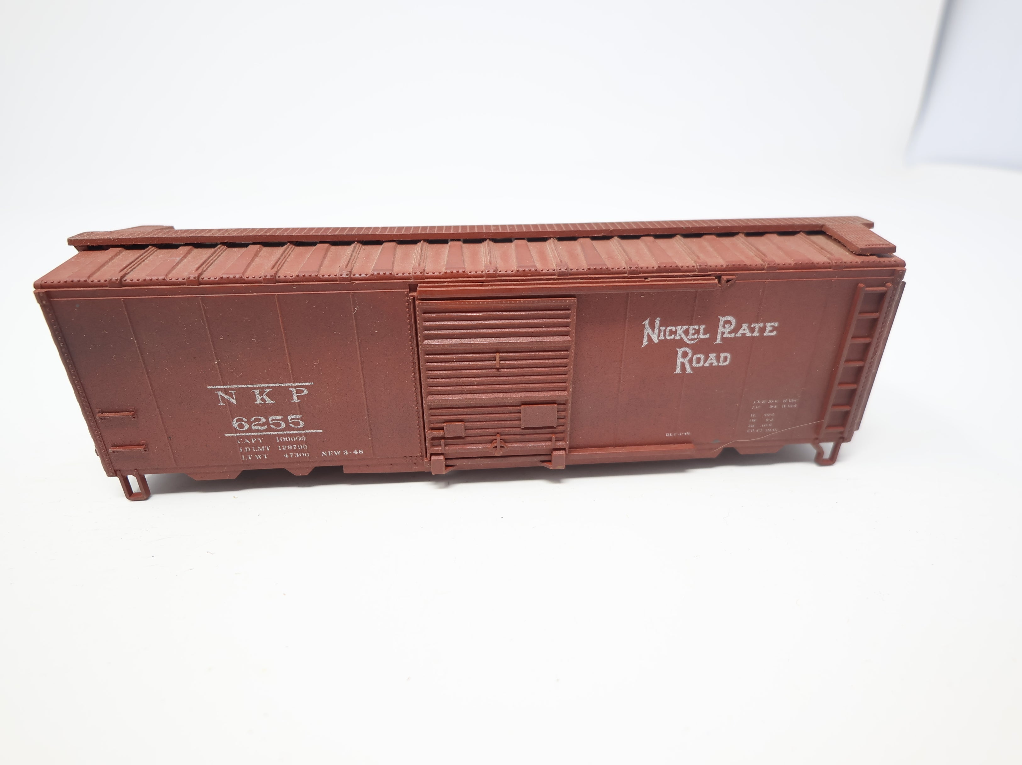 USED Walthers HO Scale 40' Steel Box Car Nickel Plate Road NKP #6255 Weathered