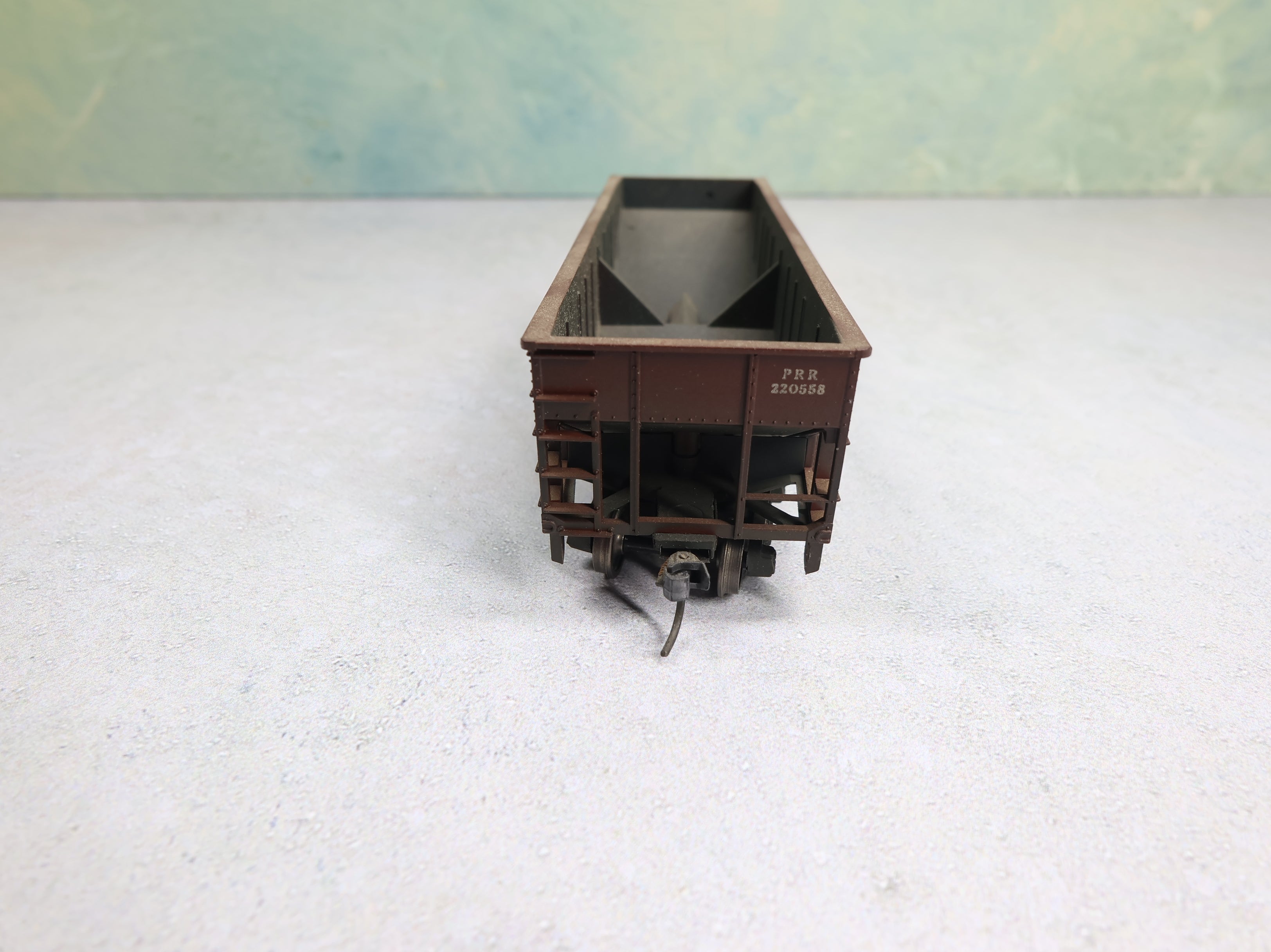 USED Athearn HO Scale Open Hopper Pennsylvania #220558 Weathered