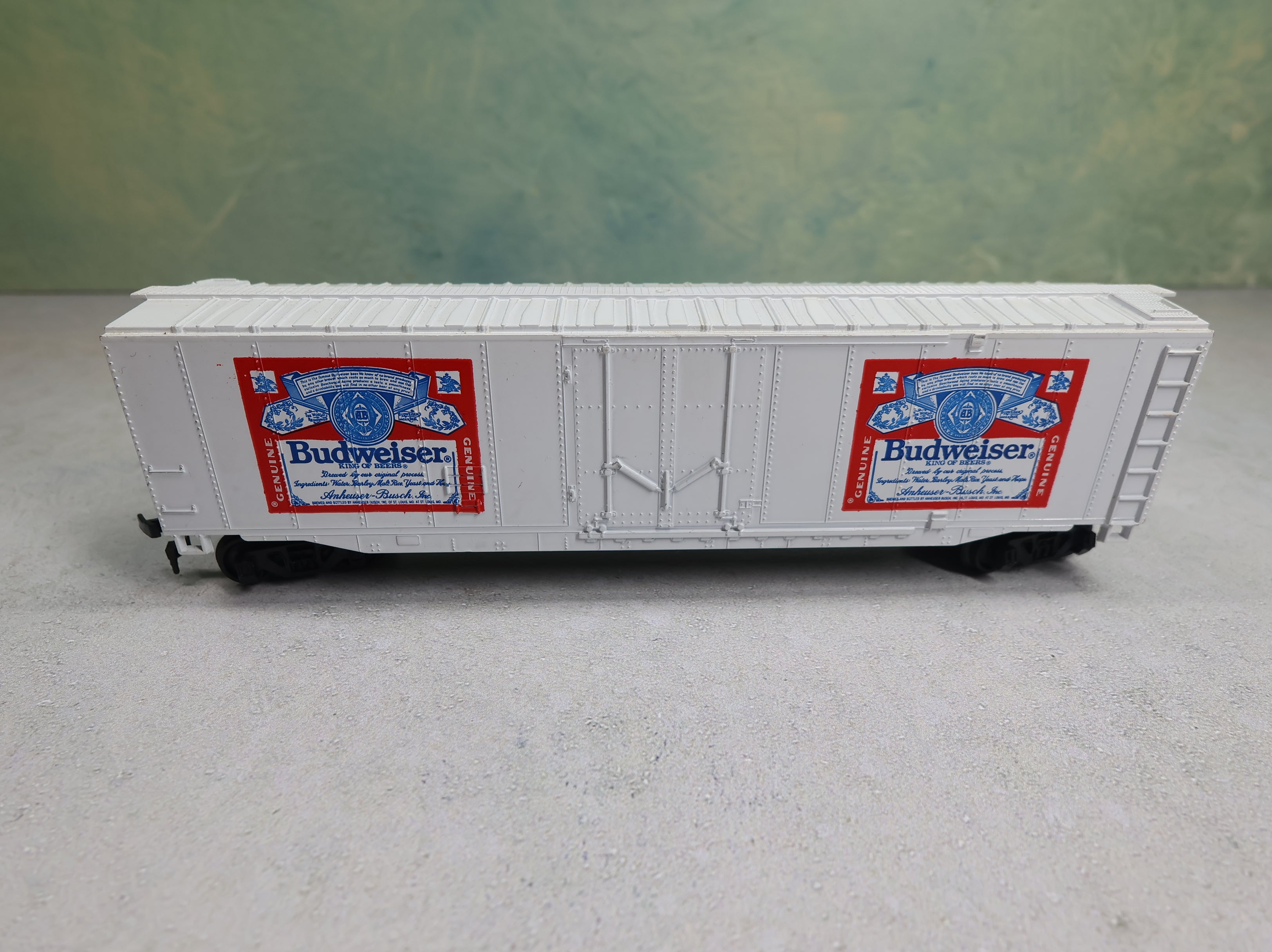 USED Bachmann HO Scale 50' Box Car Budweiser Beer