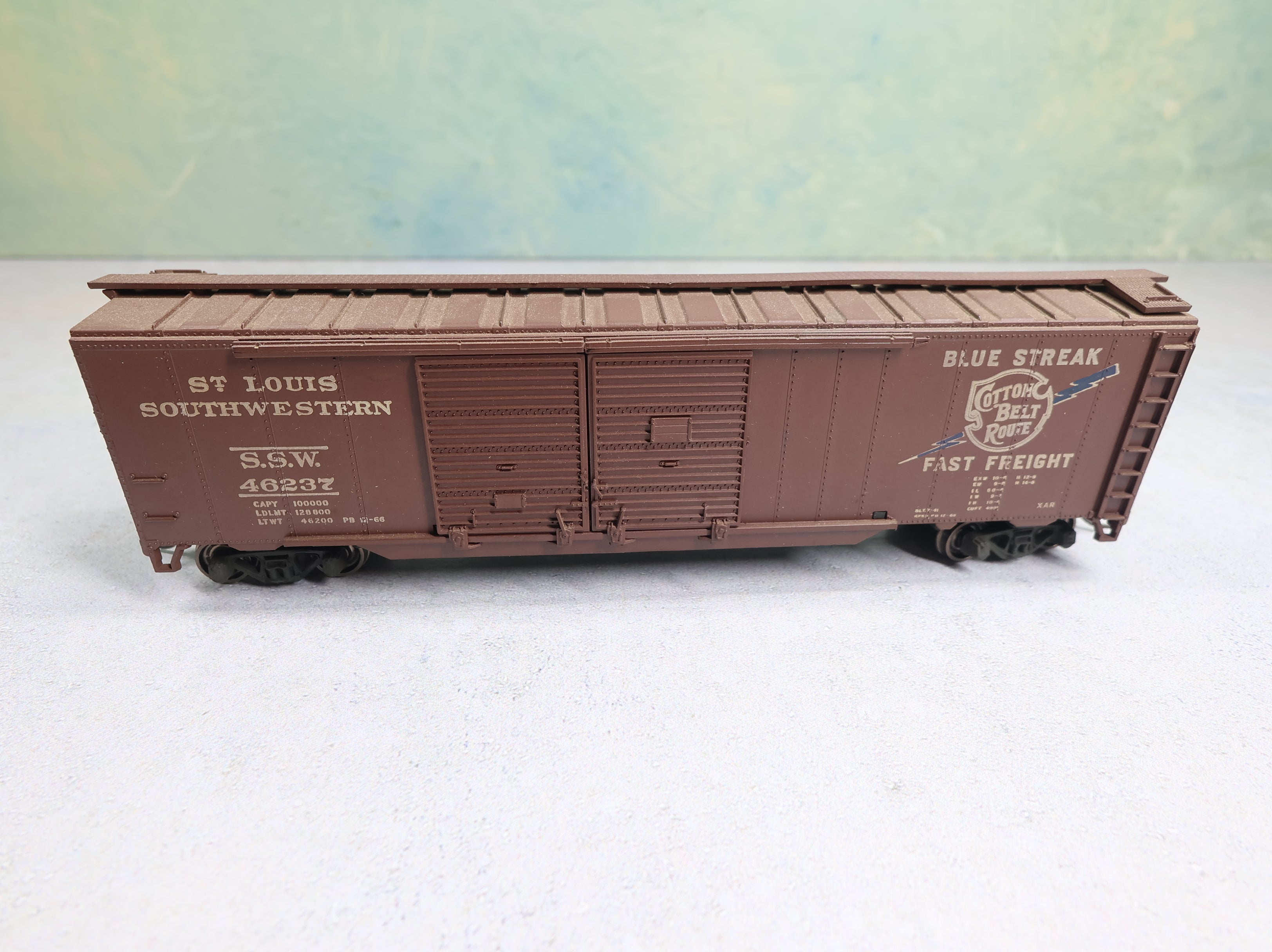 USED Athearn HO Scale 50' Box Car St. Louis Southwestern SSW #46237 Weathered