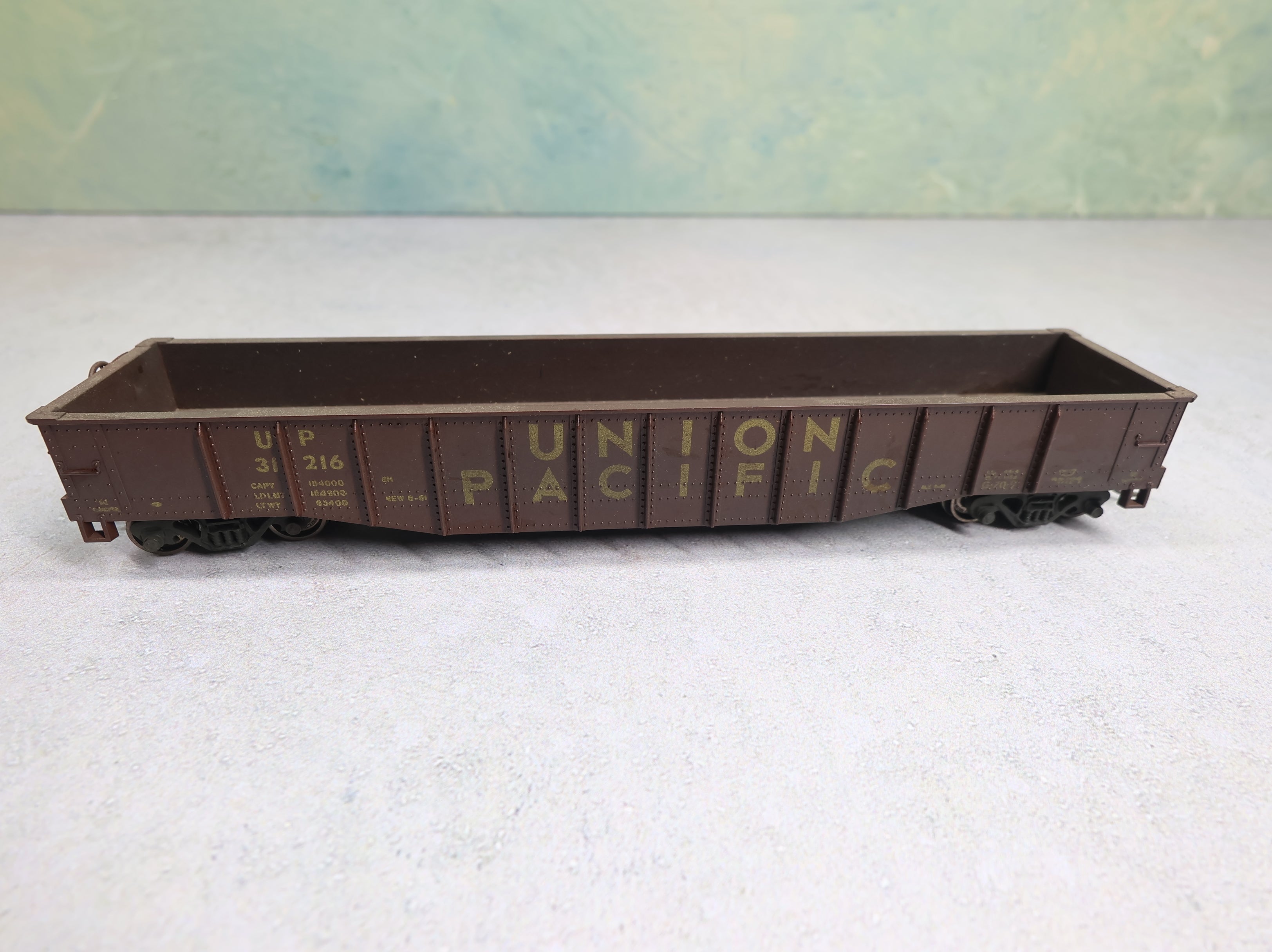 USED Athearn HO Scale Gondola Union Pacific UP #31216 Weathered