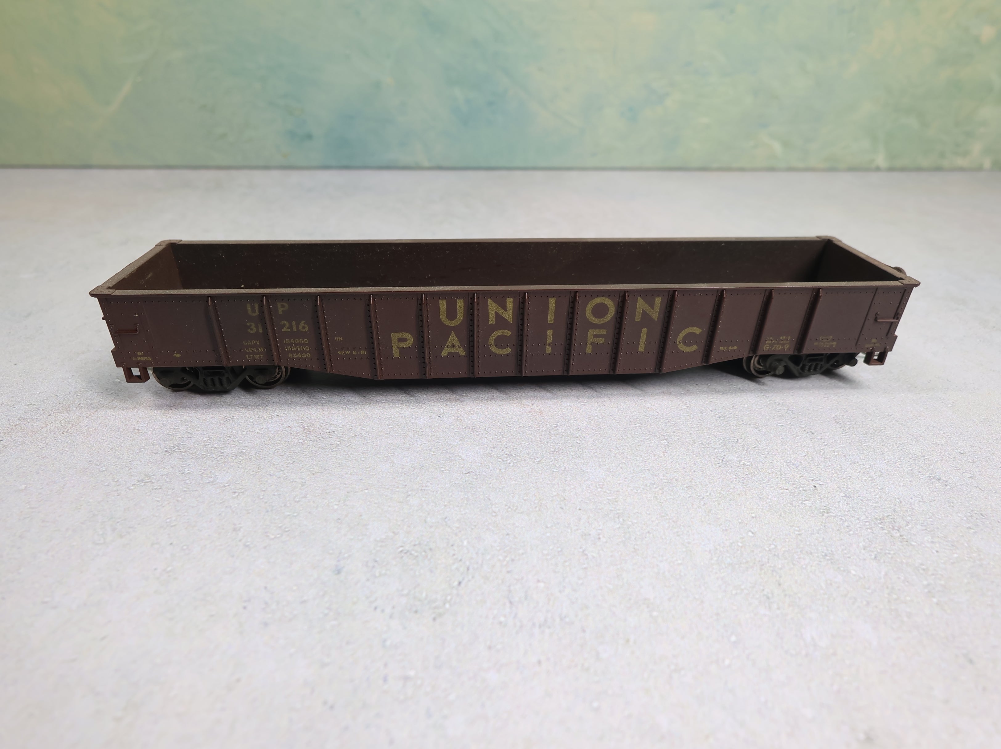 USED Athearn HO Scale Gondola Union Pacific UP #31216 Weathered