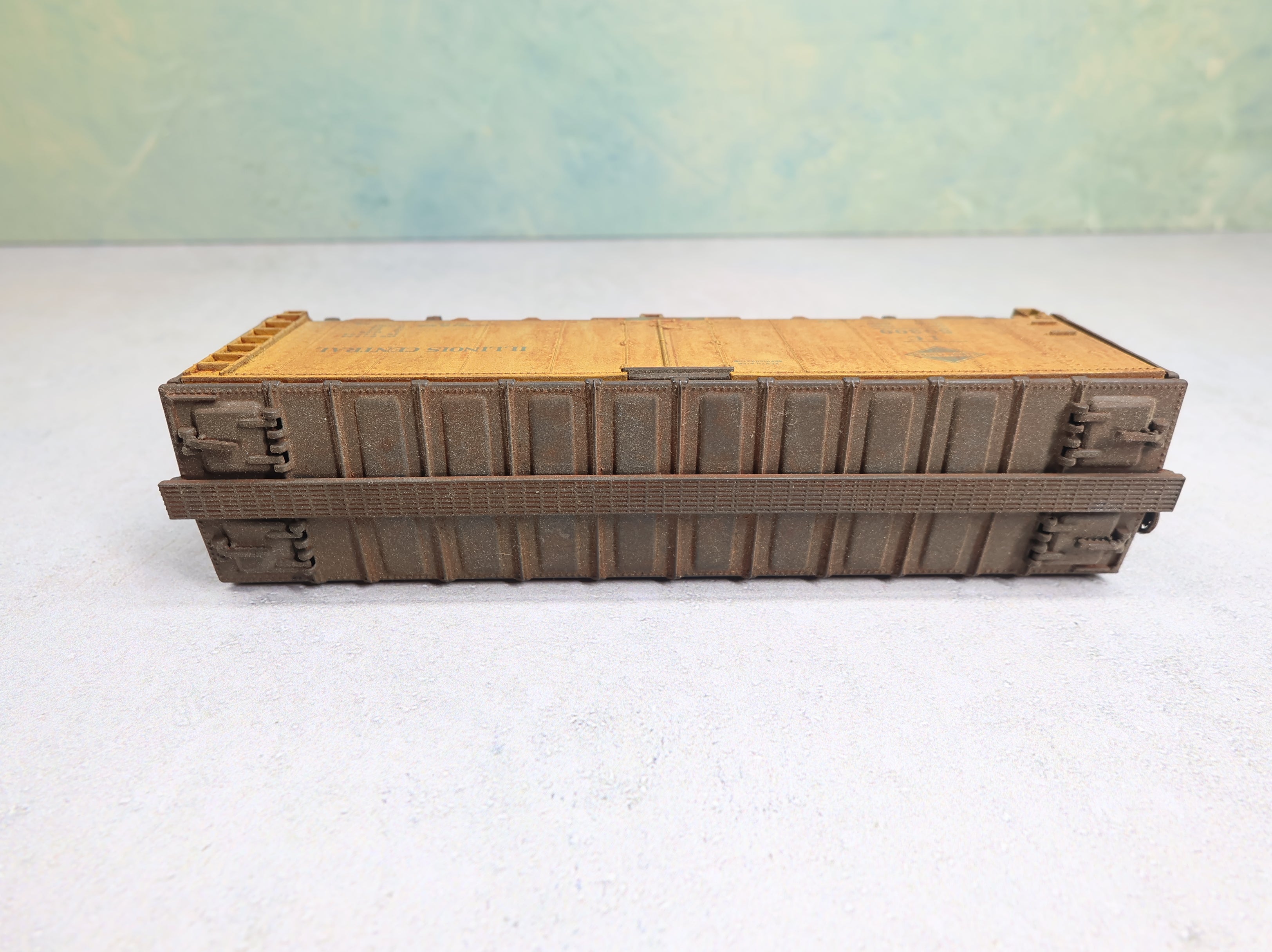 USED Athearn HO Scale 40' Box Car Illinois Central IC #50300 Weathered