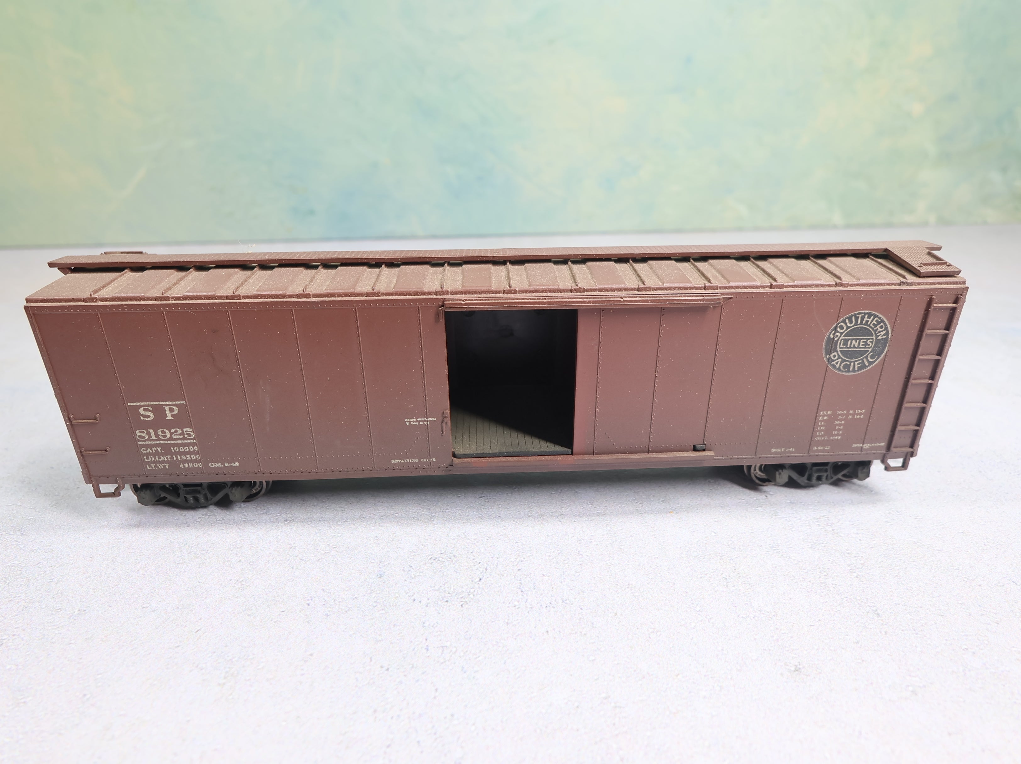 USED Athearn HO Scale 50' Box Car Weathered Southern Pacific SP #81925