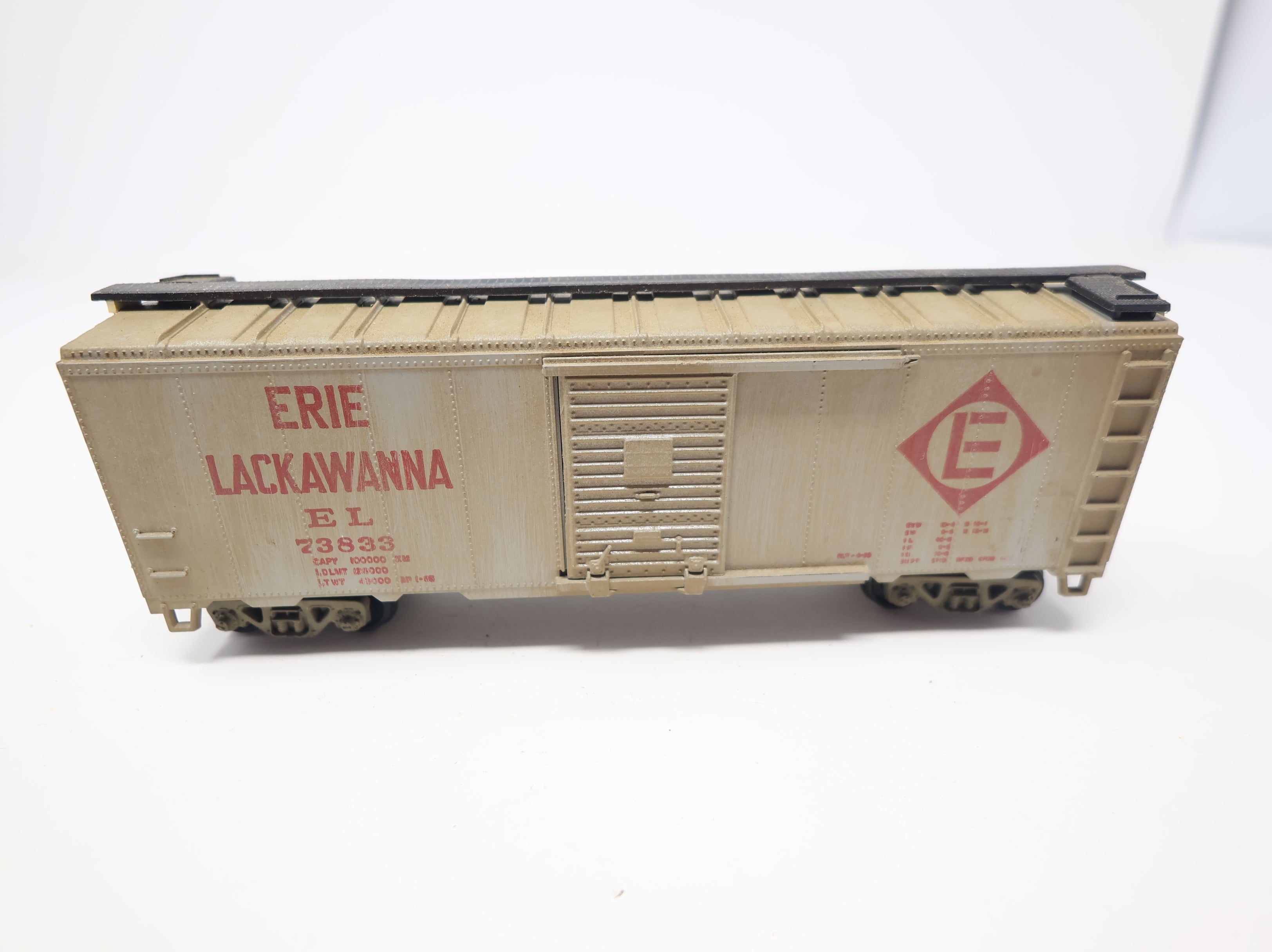 USED Athearn HO Scale 40' Steel Box Car Erie Lackawanna EL #73833 Weathered