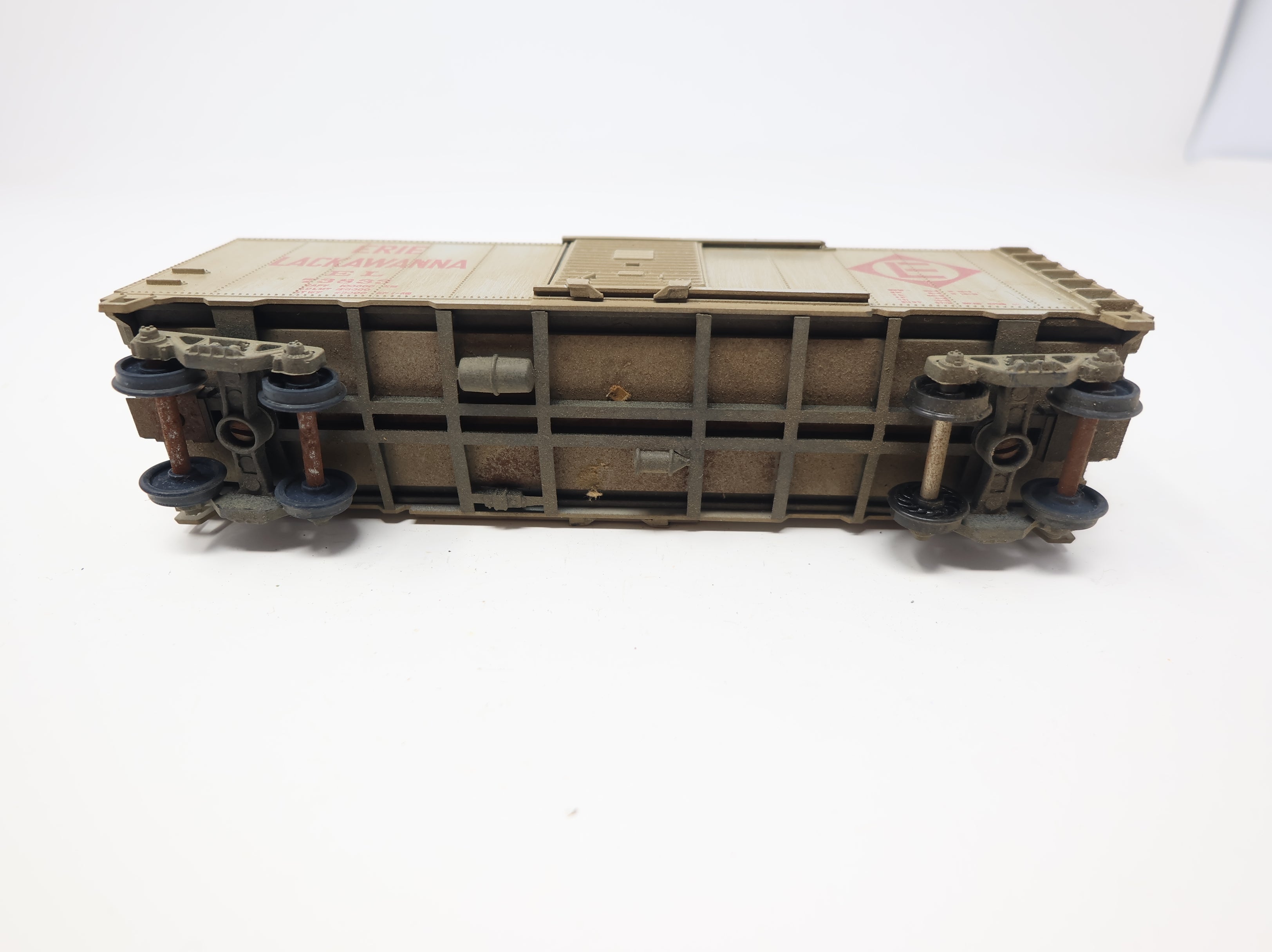 USED Athearn HO Scale 40' Steel Box Car Erie Lackawanna EL #73833 Weathered