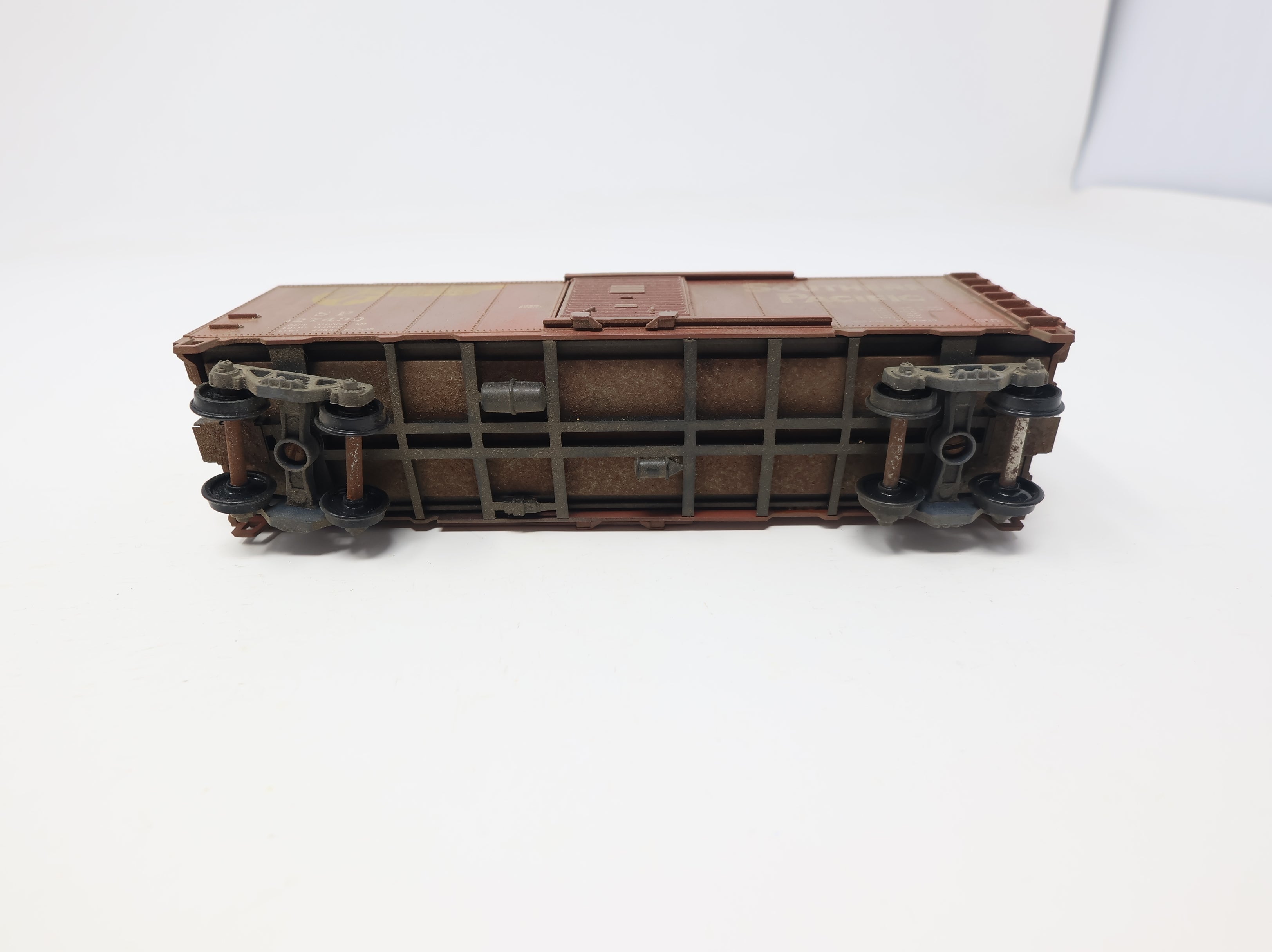 USED Athearn HO Scale 40' Steel Box Car Southern Pacific SP #127430 Weathered