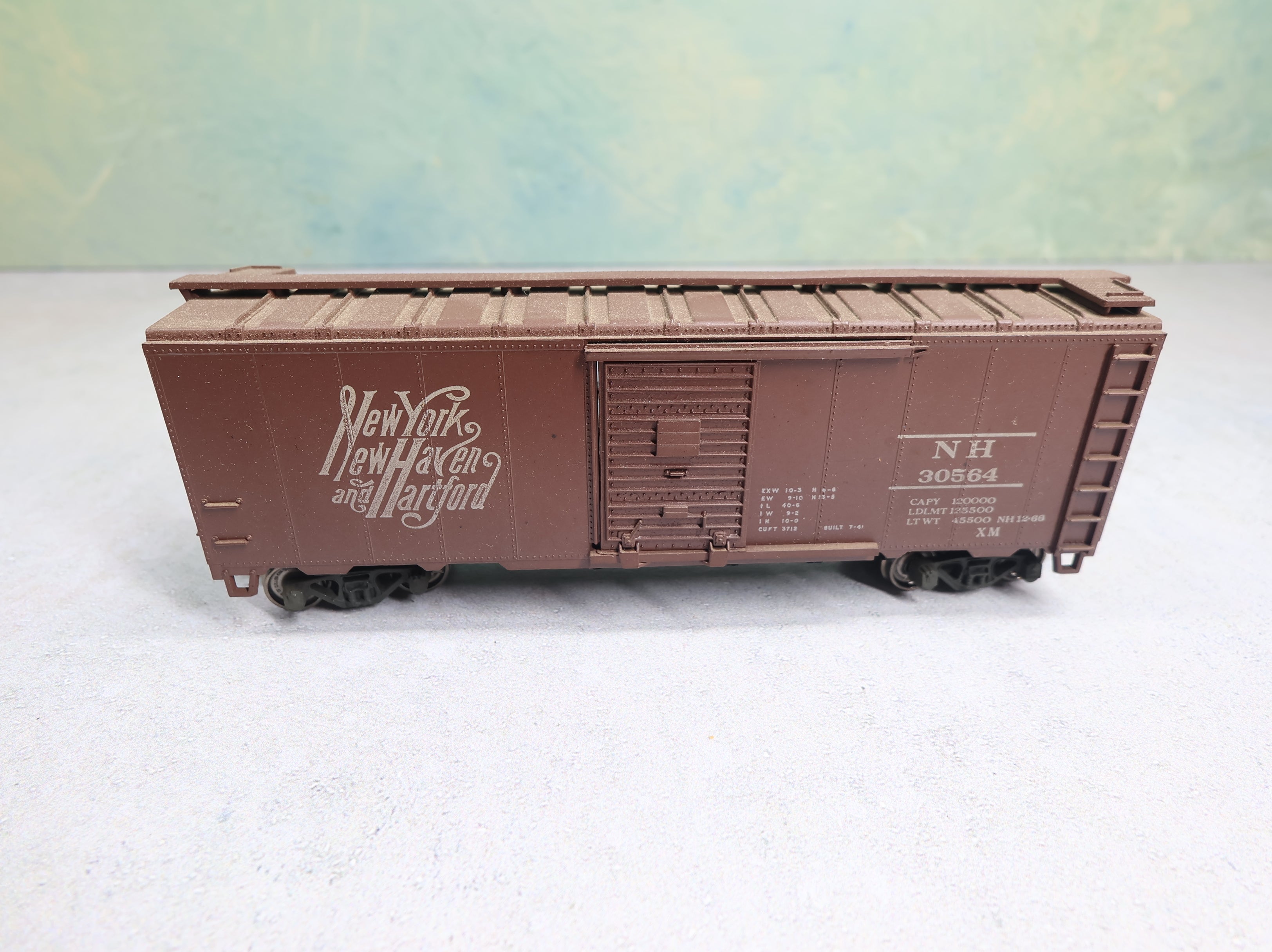 USED Athearn HO Scale 40' Box Car New York, New Haven & Hartford NH #30564 Lightly Weathered