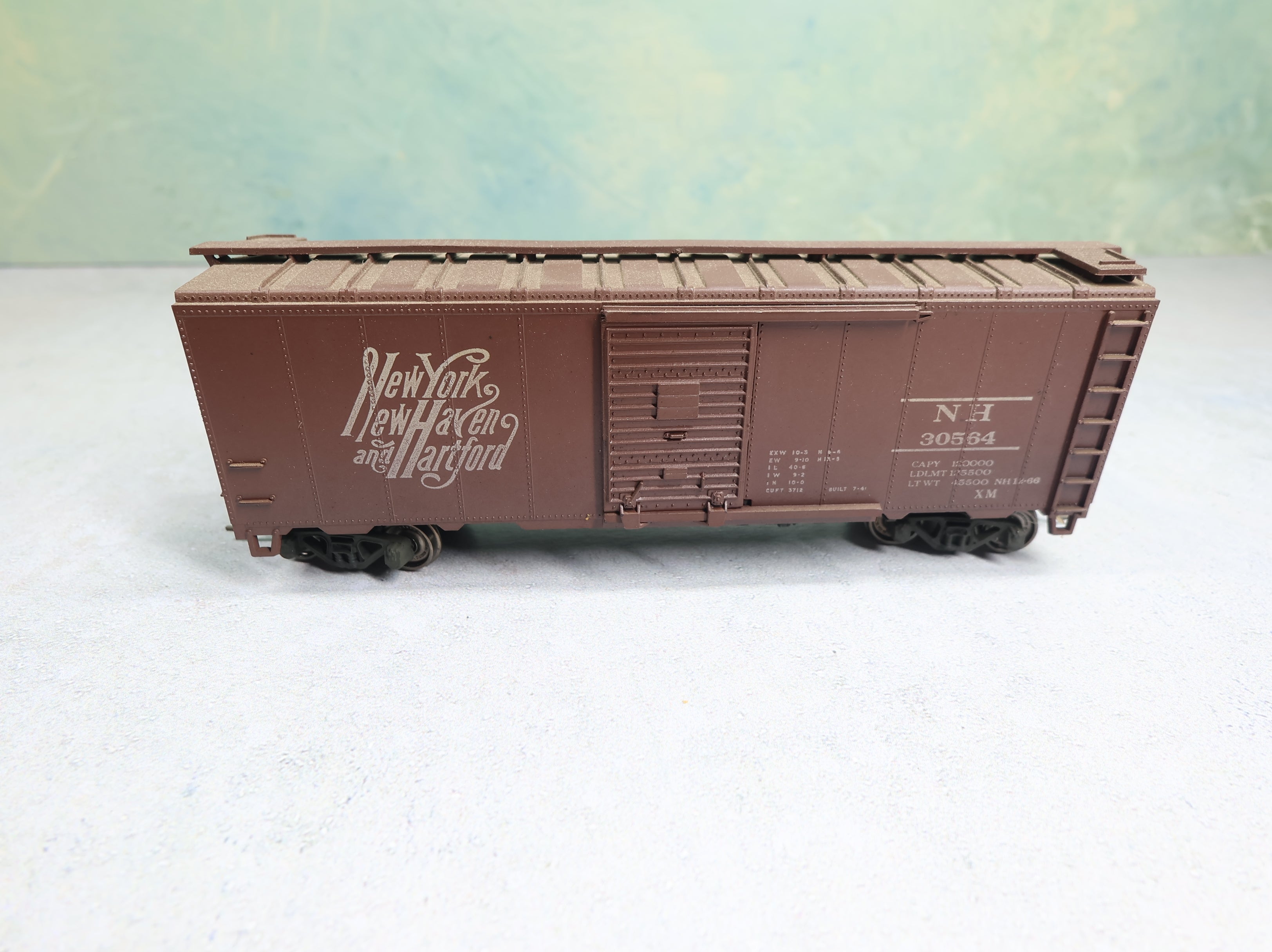 USED Athearn HO Scale 40' Box Car New York, New Haven & Hartford NH #30564 Lightly Weathered