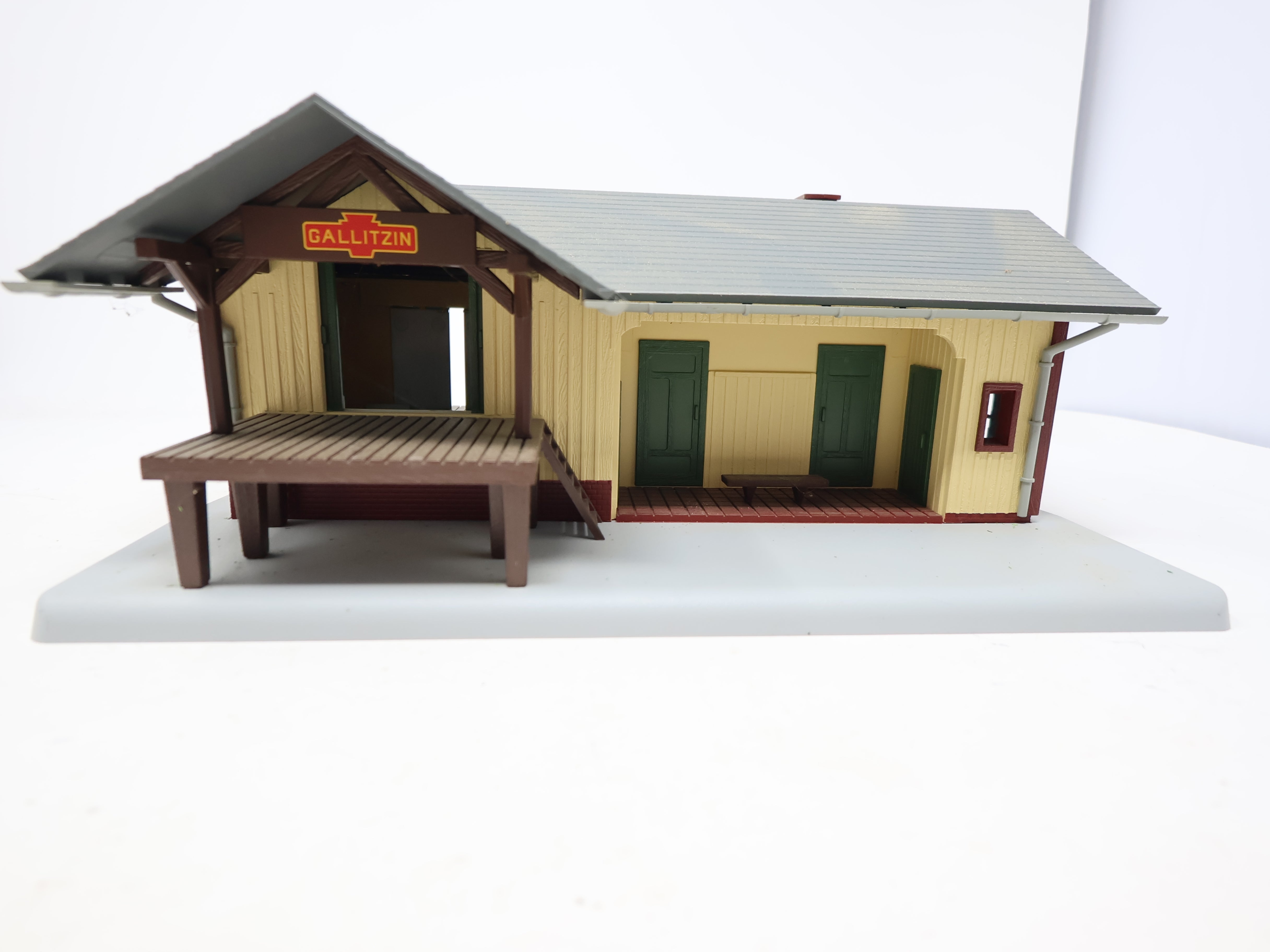 USED MTH Rail King 30-90143 O, Train Depot, Pennsylvania , Gallitzin