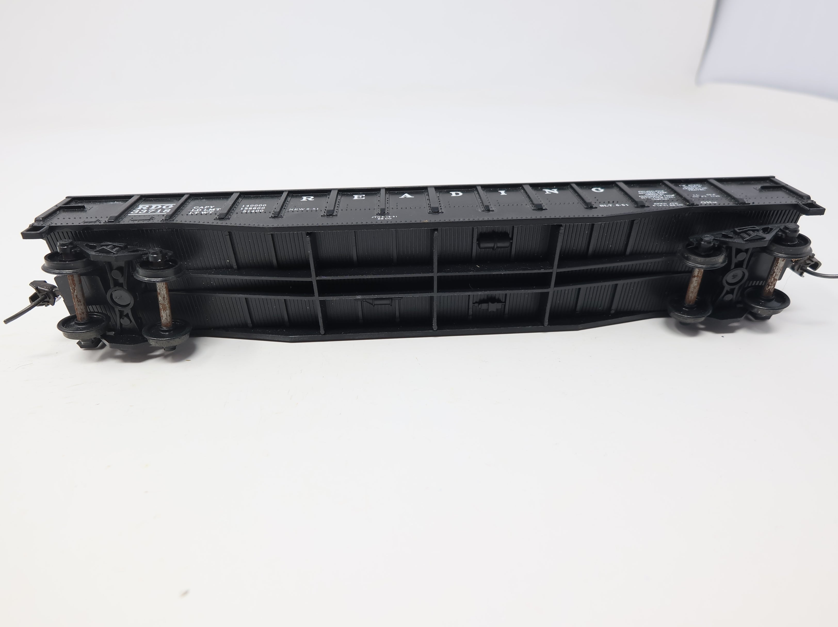 USED Con-Cor HO Scale 54' Gondola w/ Tarp Load Reading RDG #33718