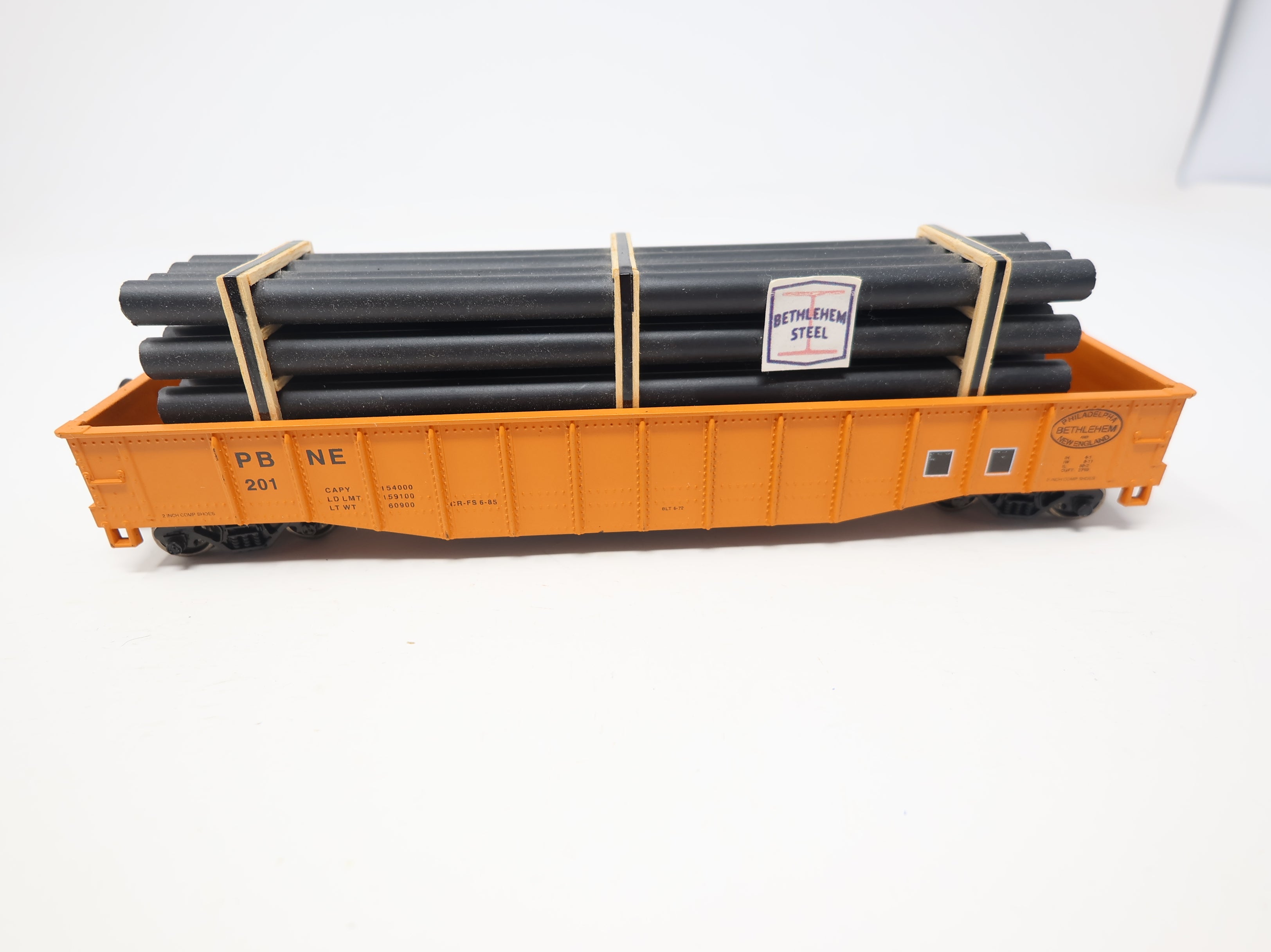 USED Athearn HO Scale 50' Gondola w/ Black Bethlehm Steel Load Philadelphia, Bethlehem and New England PBNE #201