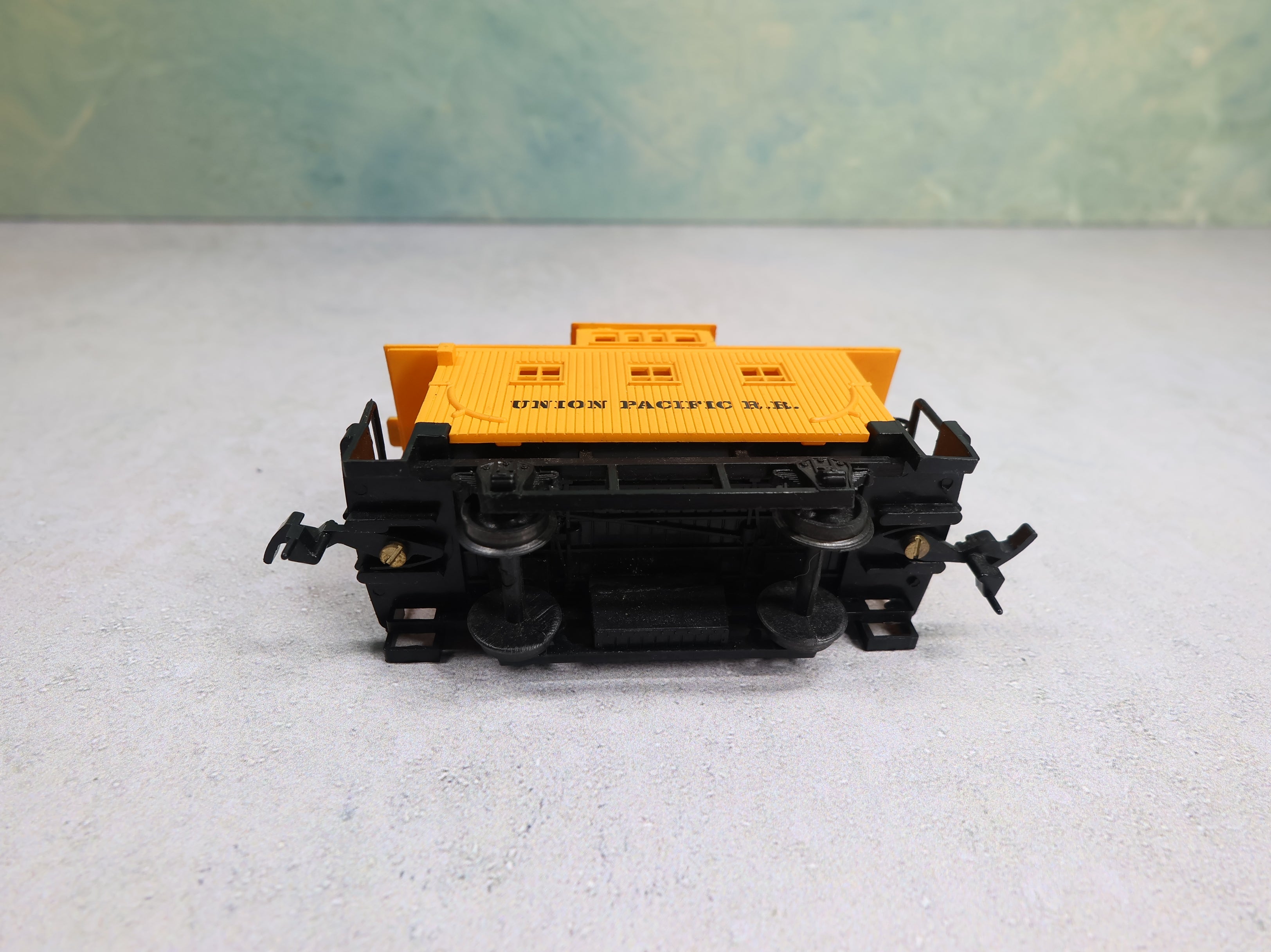 USED Bachmann HO Scale Bobber Caboose Union Pacific