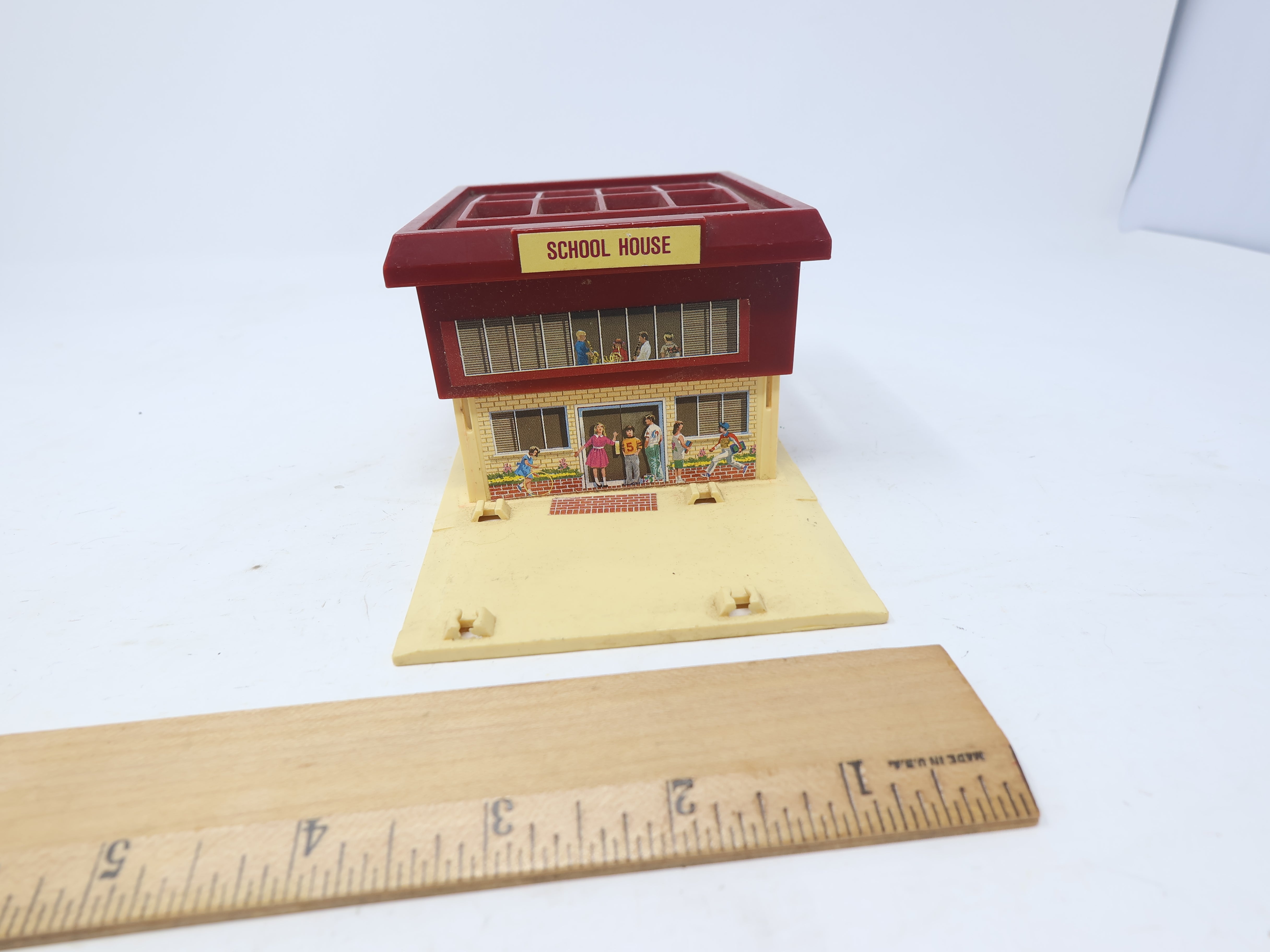 USED HO Scale, Mattel Pop 'N Play 1988 School House