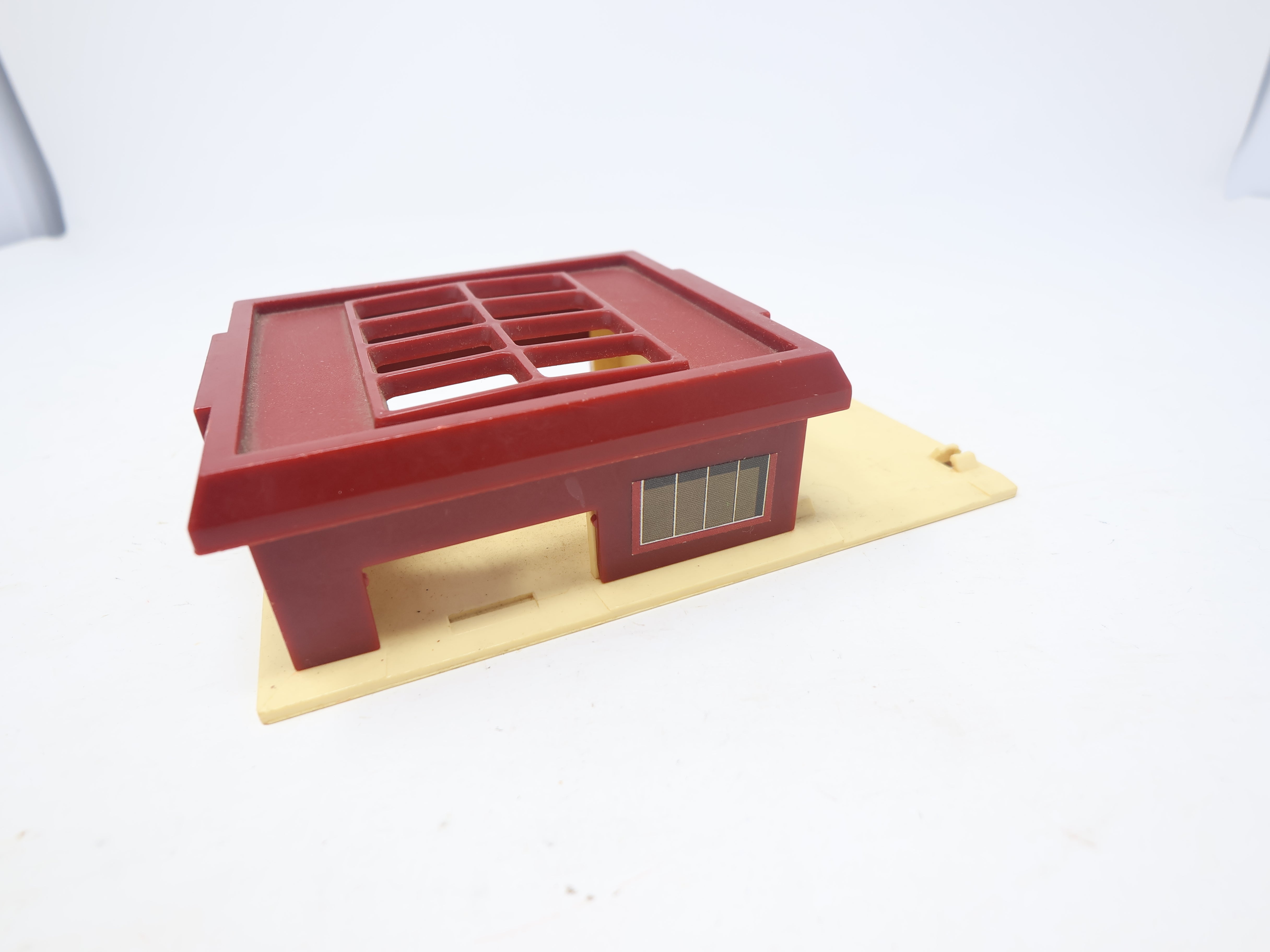 USED HO Scale, Mattel Pop 'N Play 1988 School House