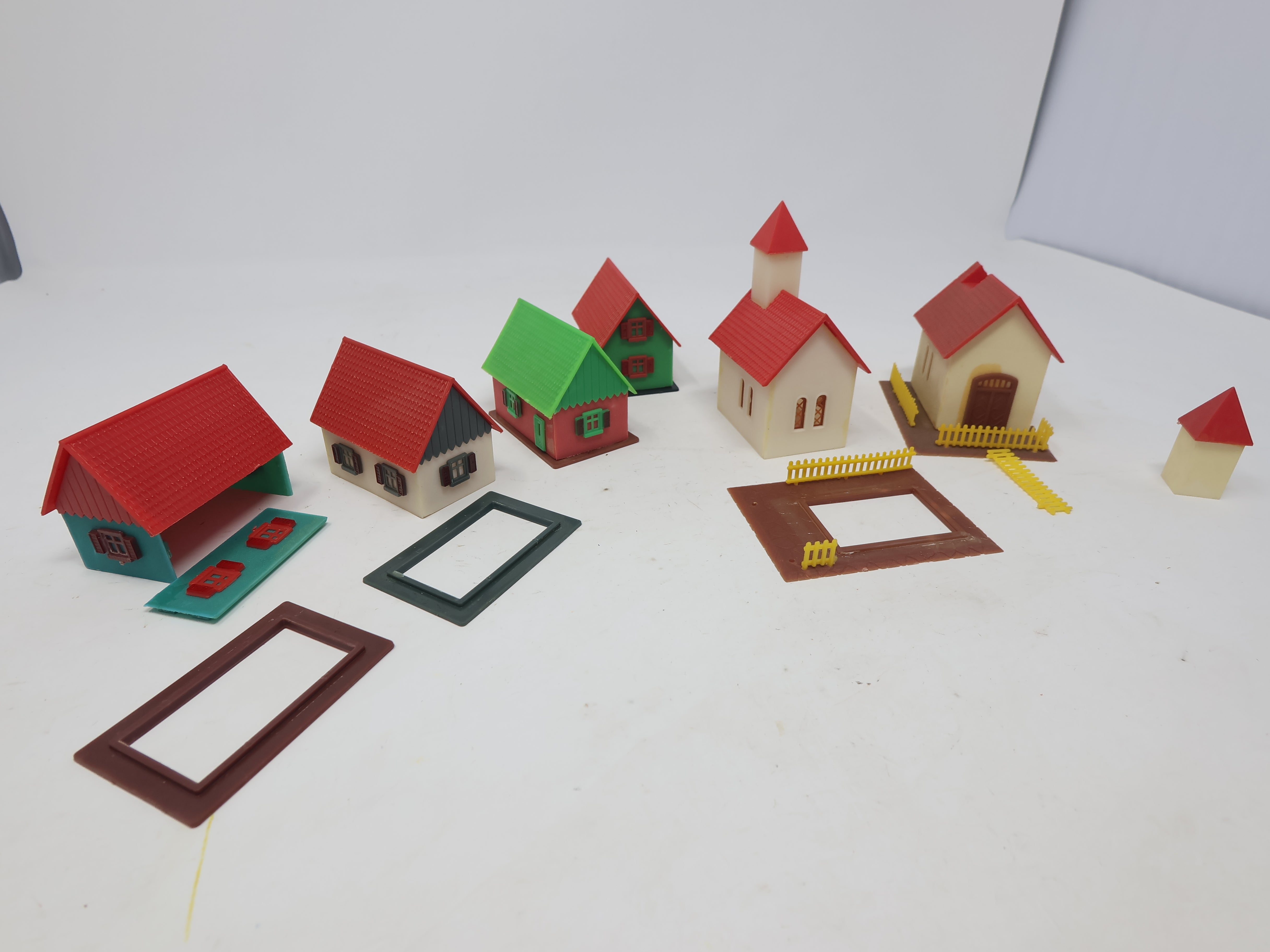 USED , Lot of Miniature Homes for a Village