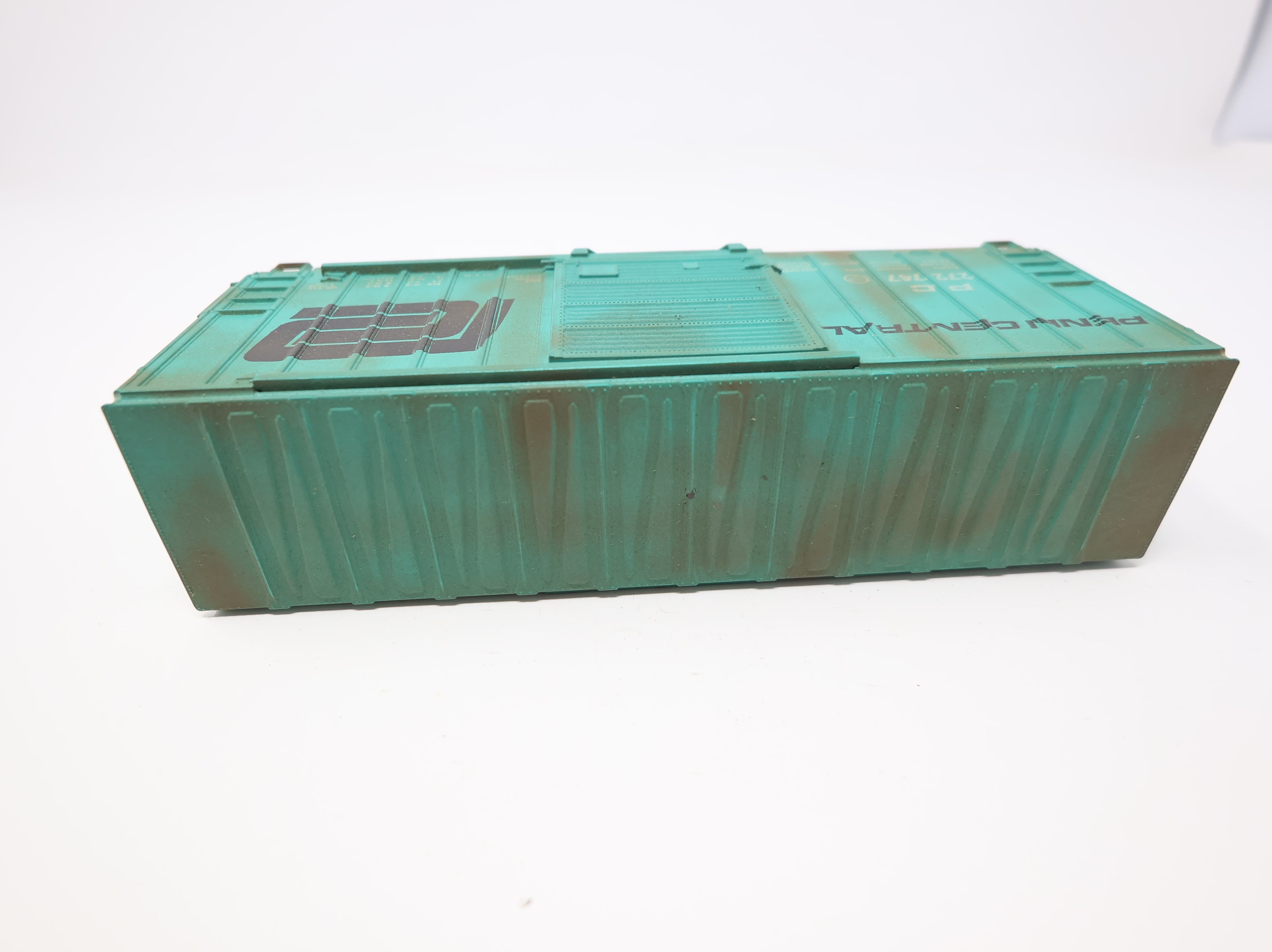 USED Athearn HO Scale 40' Hi Cube Box Car Penn Central PC #272747 Weathered