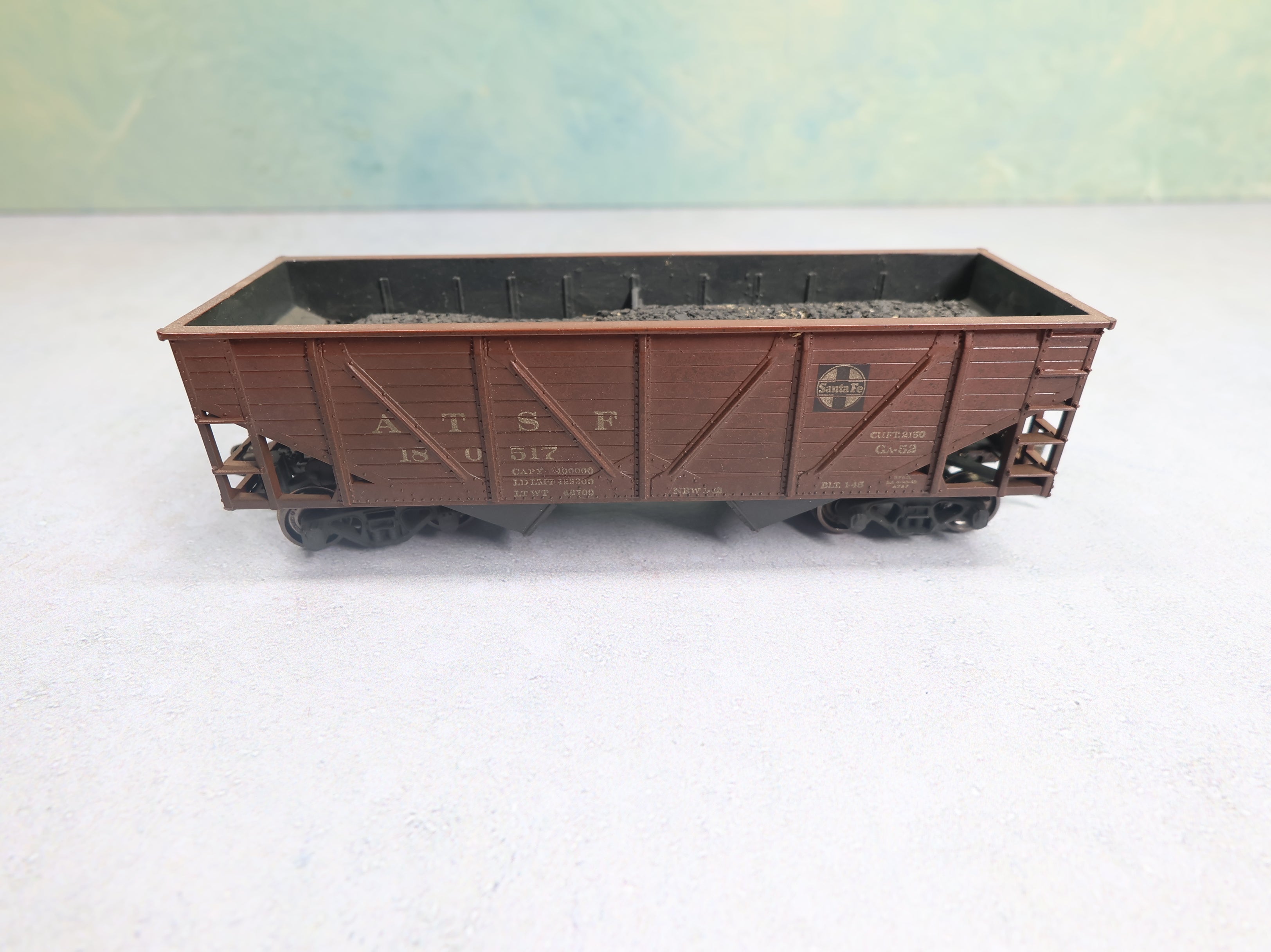 USED Athearn HO Scale 2 Bay Wood Side Hopper Santa Fe ATSF #180517 Weathered w/ Load