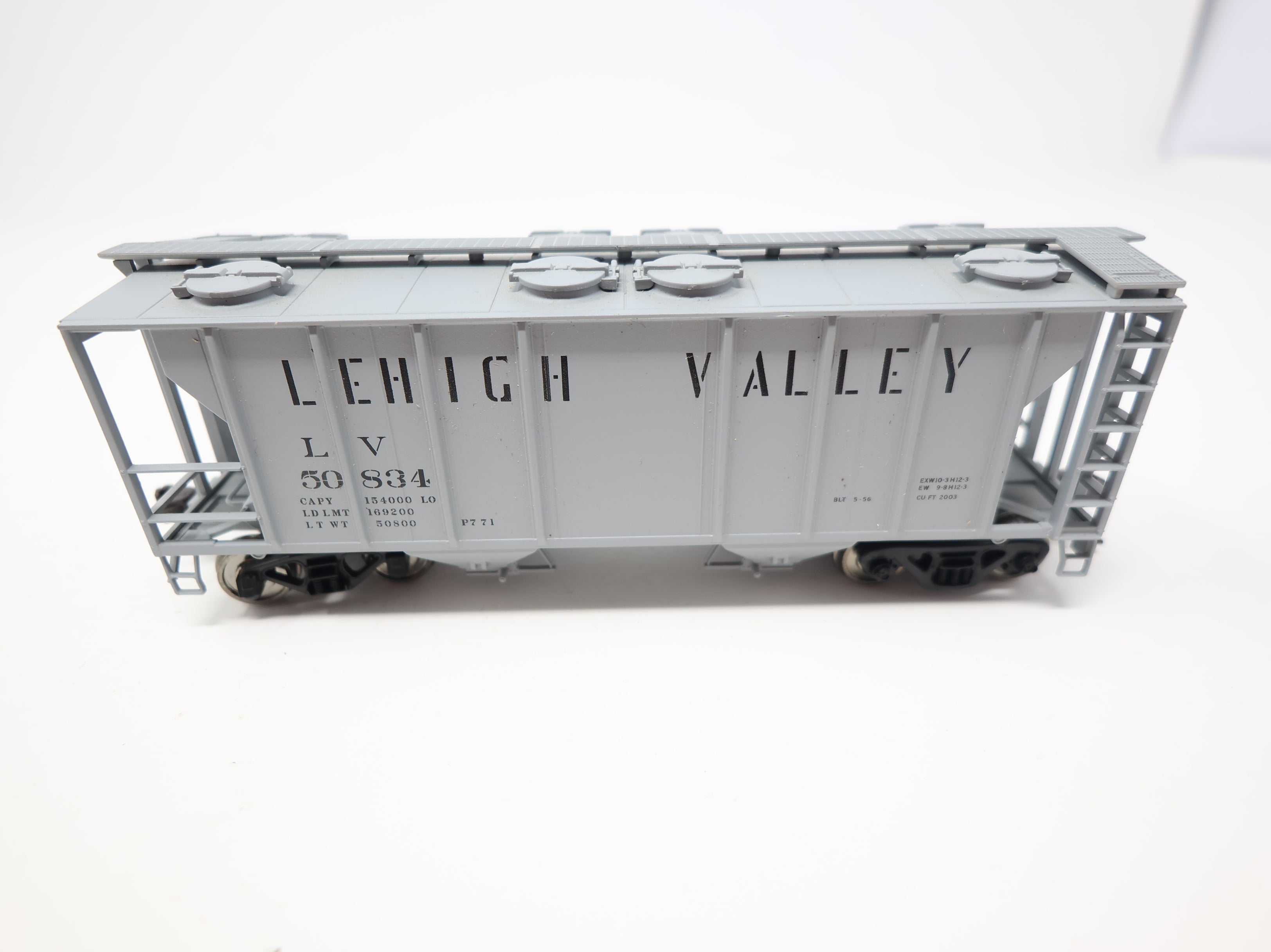 USED Atlas HO Scale 2 Bay Covered Hopper Lehigh Valley LV #50834