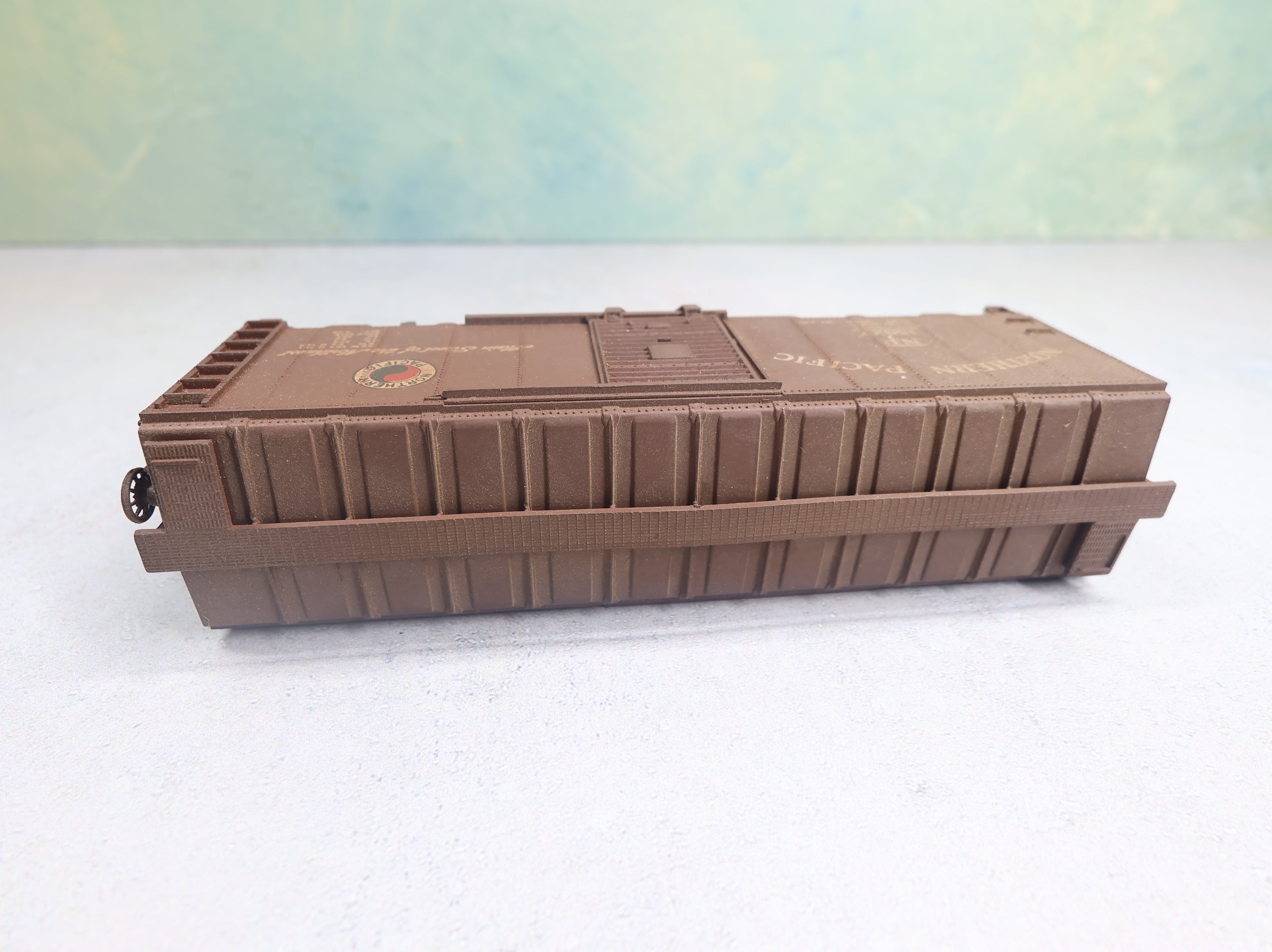 USED Athearn HO Scale 40' Box Car Northern Pacific NP #15827 Weathered