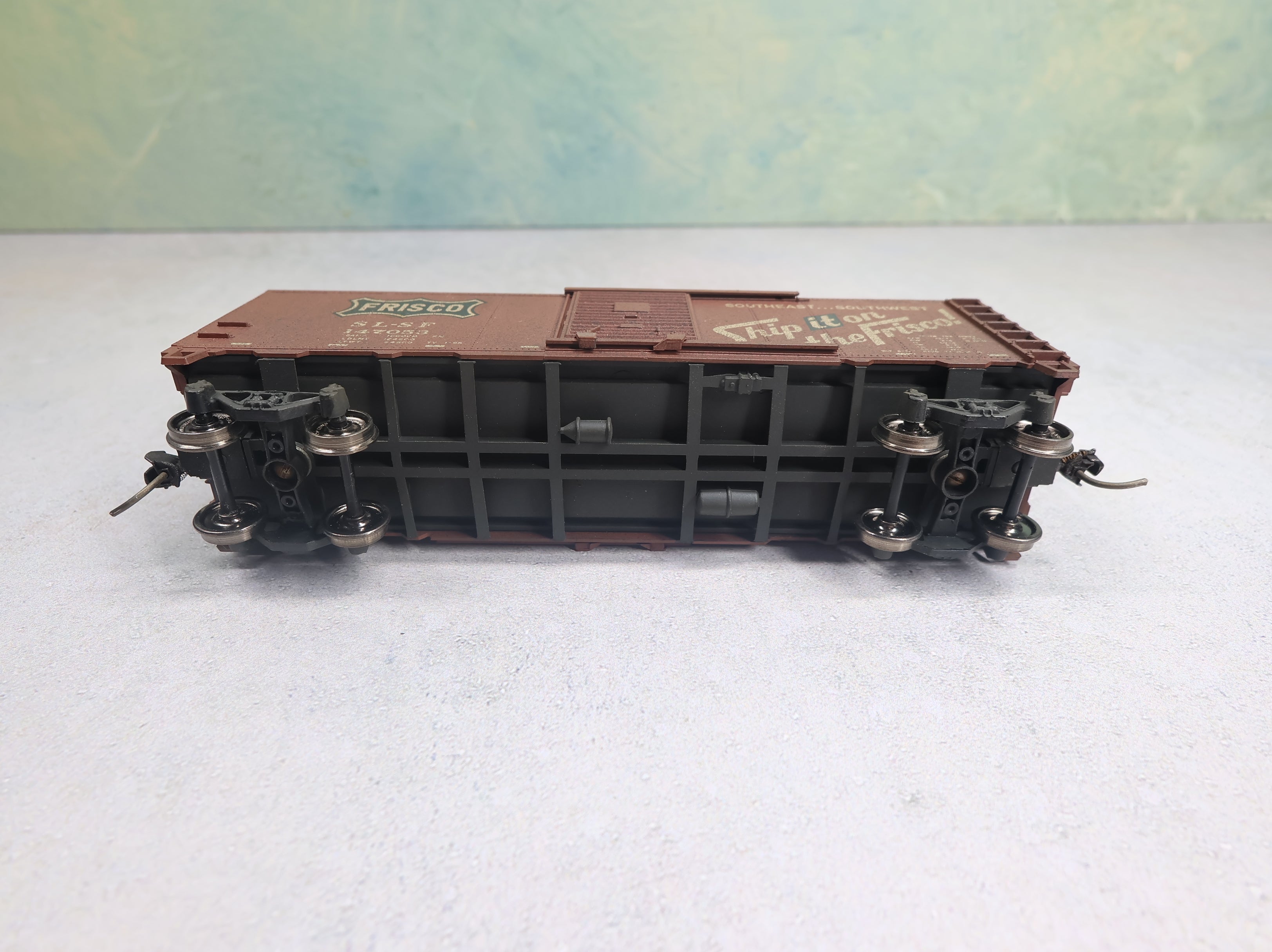 USED Athearn HO Scale 40' Box Car Frisco SL-SF #147053 Weathered