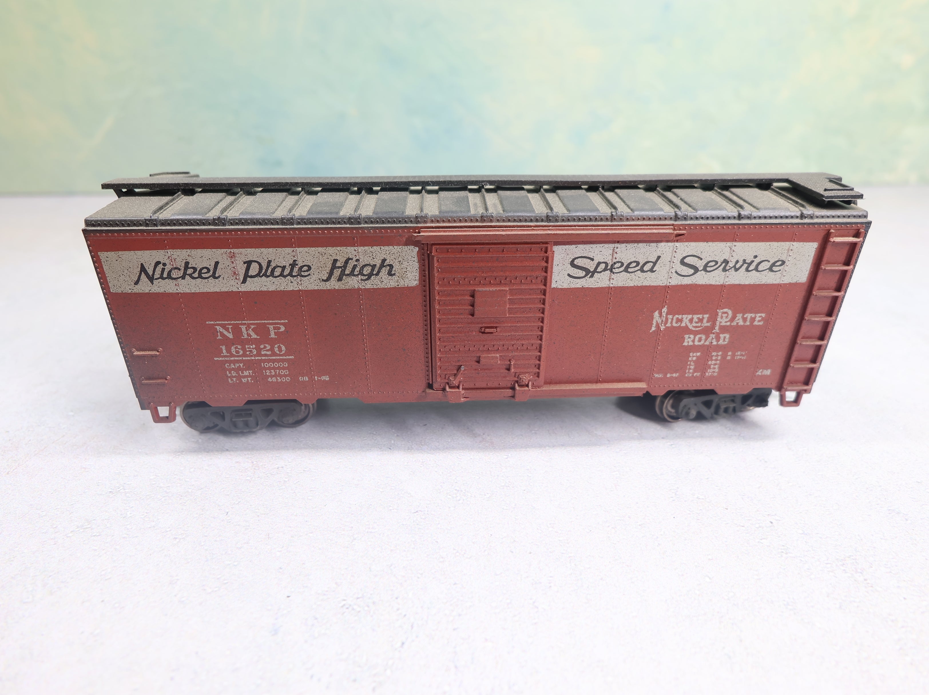 USED Athearn HO Scale 40' Box Car Nickel Plate Road NKP #16520 Weathered